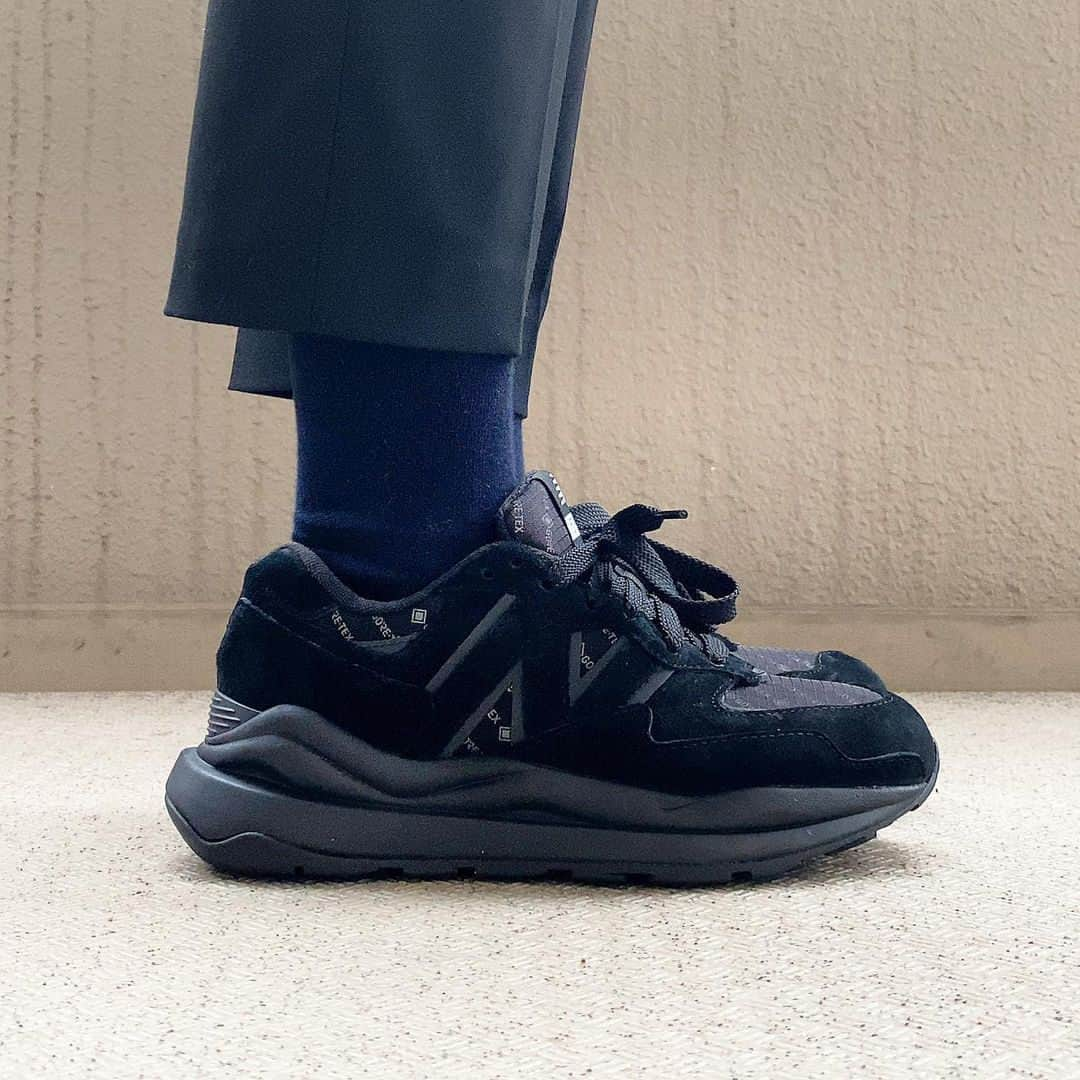 GORE-TEX Products JPさんのインスタグラム写真 - (GORE-TEX Products JPInstagram)「冬の日のシンプルな一足。  Photo：@greendanekka  #goretex #ゴアテックス #nb #newbalance #ニューバランス #m5740」1月5日 12時00分 - goretexjp