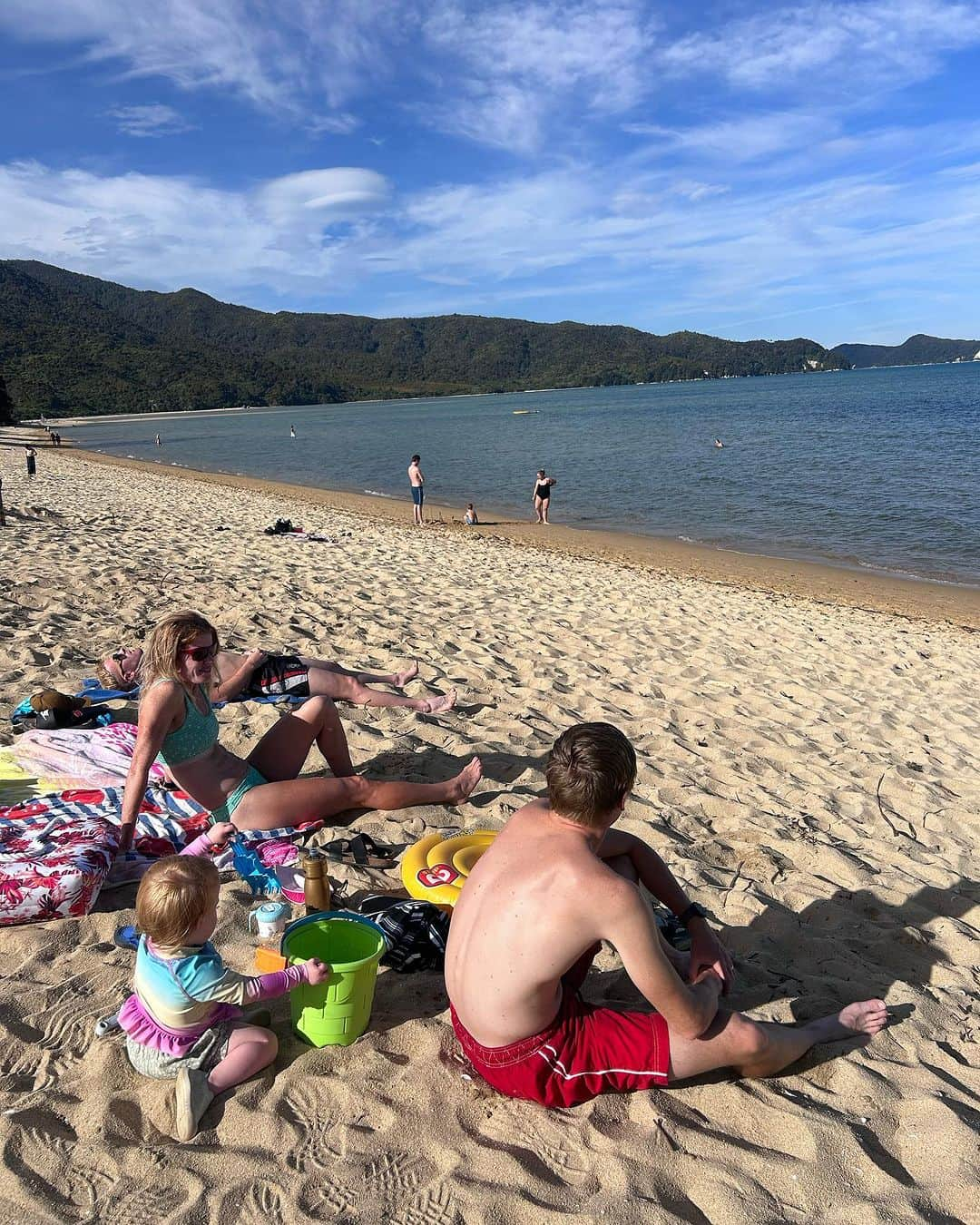 アンジェラ・ペティさんのインスタグラム写真 - (アンジェラ・ペティInstagram)「Abel Tasman long run yesterday, one of the most beautiful places I’ve ever run 🏖️☀️🌴」1月5日 13時34分 - angie_run800m