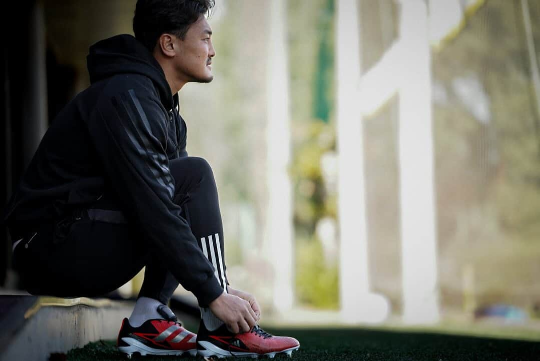 尾崎晟也さんのインスタグラム写真 - (尾崎晟也Instagram)「明けましておめでとう御座います！ 今年もadidasのスパイクで走りまくります！ 新年1発目の試合も応援宜しくお願いします🤲  photo by @nagatomo_yasunori   ＠adidastokyo @adidasRugby #PR #adidas #adidasRugby #adizerors15」1月5日 17時23分 - o.se1ya