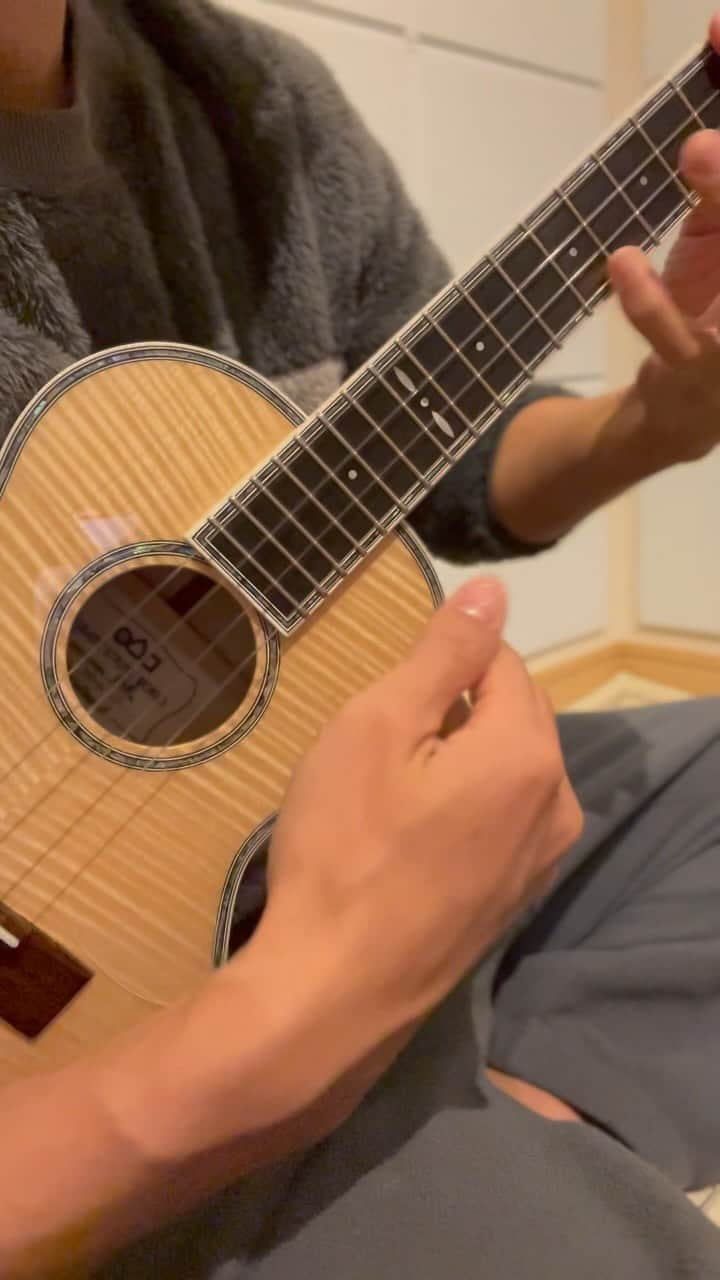 名渡山遼のインスタグラム：「Futatabi🎶 / SPIRITED AWAY🏞️  #ukulele #ウクレレ #名渡山遼 #ryonatoyama #千と千尋の神隠し #ふたたび #ジブリ #goodnightukulele」