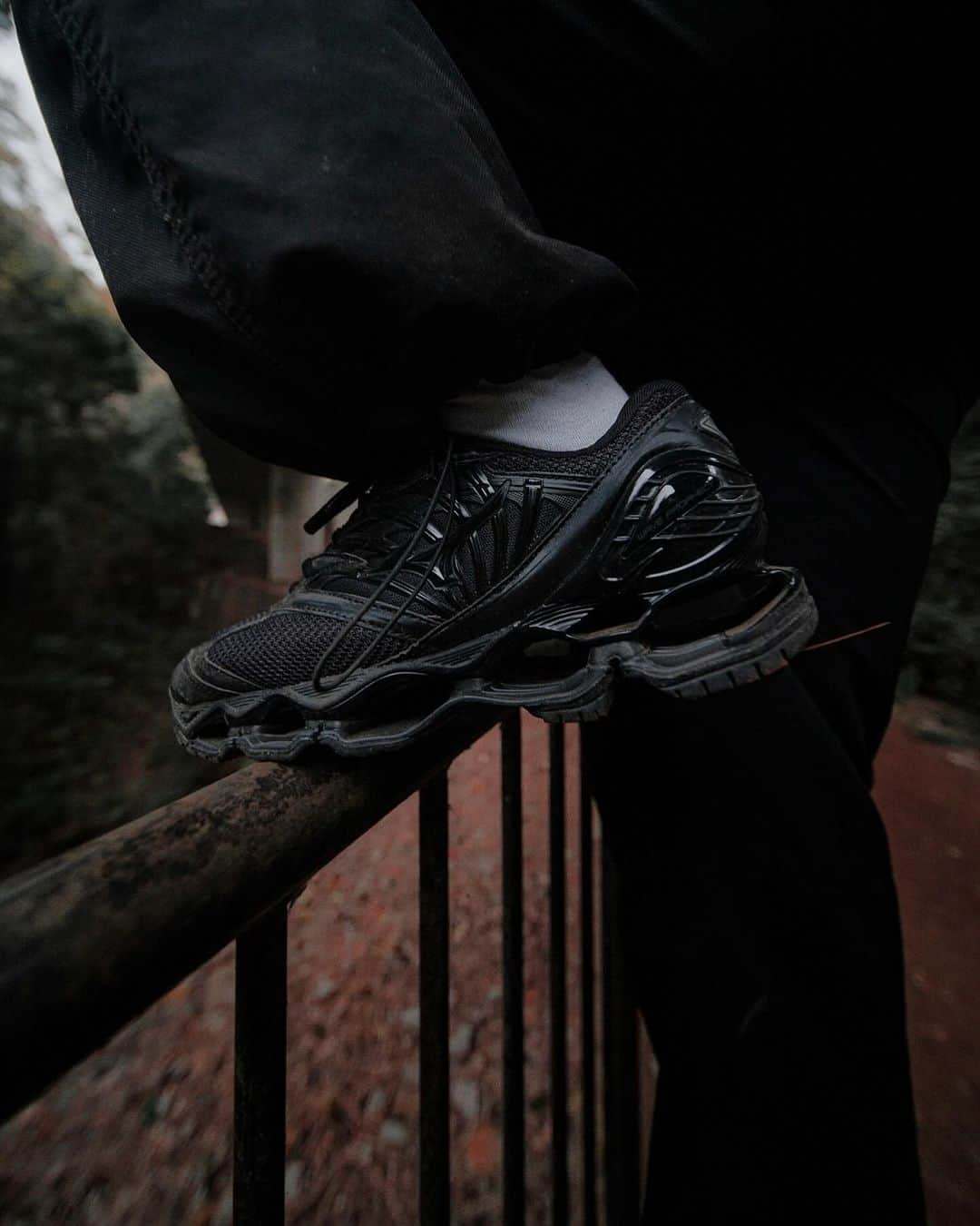 MIZUNO1906 Official Accountのインスタグラム：「_ Shoes：WAVE PROPHECY LS Trick: @ennuihawk  Film & Edit : @rikubouz / @ennuihawk   @mizuno_sportstyle  @mizuno_sportstyle_hk  @mizuno_sportstyle_tw   #fyp #tricking #edit #waveprophecyls #waveprophecy #mizuno #mizunosportstyle #sportstyle #mizunoshinsaibashi #mizunotokyo #mizunoosaka #mizunokyoto #lifestyle #lifestyleshoes #goretex #ゴアテックス #美津濃 #ミズノ #シューズ #スニーカー」