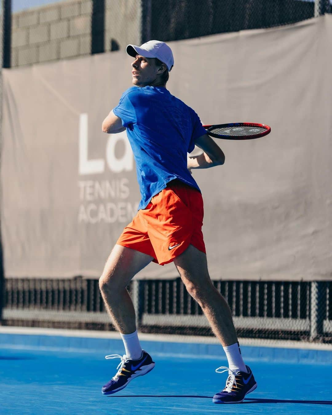 デニス・シャポバロフさんのインスタグラム写真 - (デニス・シャポバロフInstagram)「Excited to be making my comeback this week in Auckland!! 💪🏼🙏🏼 @asbclassic   And Merry Christmas to everyone celebrating today 🎄❤️  📸 @timmarshall.nz」1月7日 4時45分 - denis.shapovalov