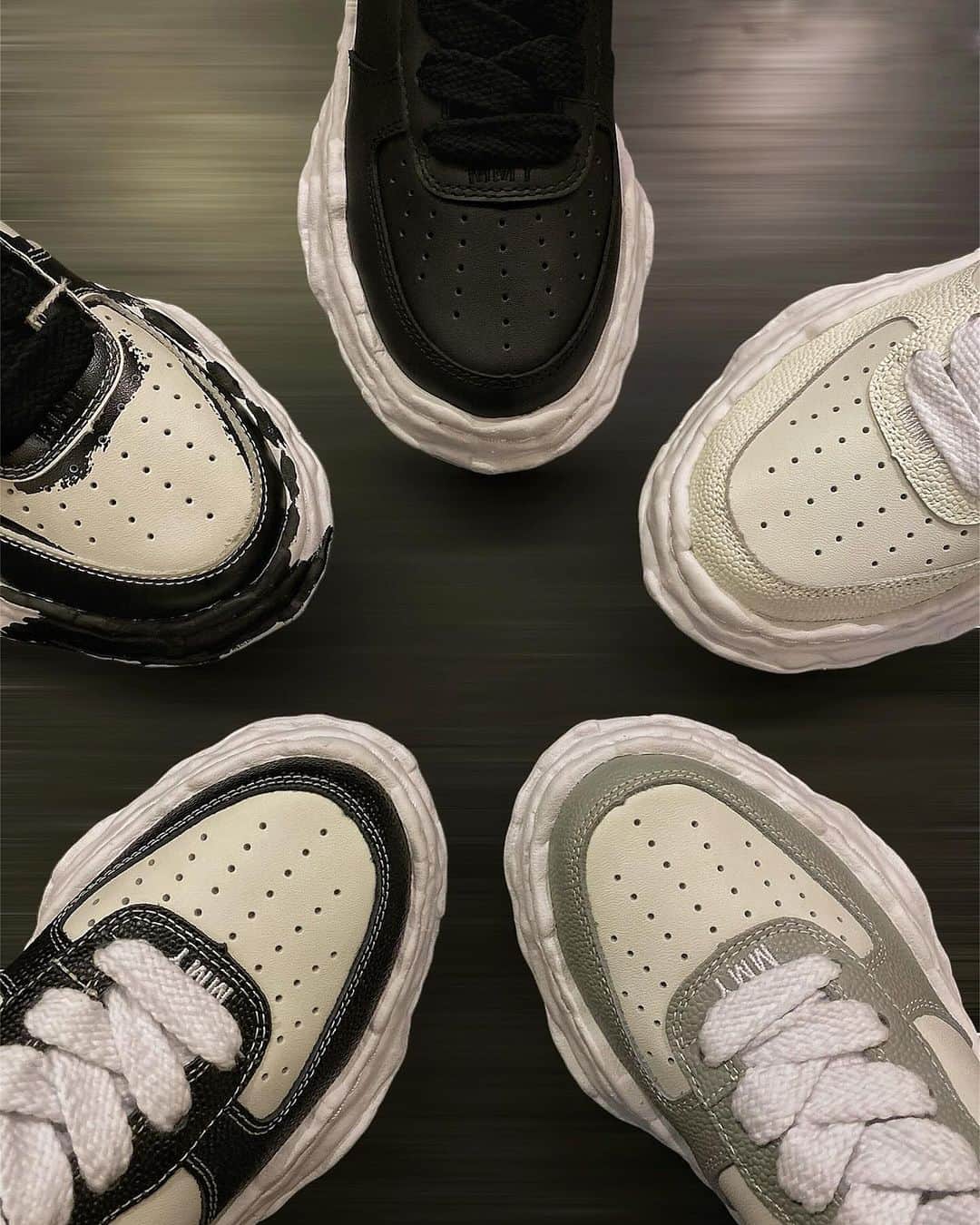 レクレルールさんのインスタグラム写真 - (レクレルールInstagram)「Minimalist sneakers with an outsole inspired by the handmade clay prototype, explore @Miharayasuhiro_Official “Wayne” sneakers collection at LECLAIREUR.  Available at :  LECLAIREUR Sévigné  LECLAIREUR Boissy  www.leclaireur.com  #LECLAIREUR #MiharaYasuhiro」1月8日 4時06分 - leclaireur