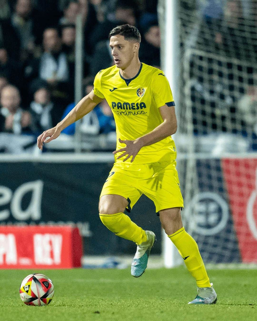 ビジャレアルCFさんのインスタグラム写真 - (ビジャレアルCFInstagram)「¡Leko debuta con el primer equipo 💛!」1月8日 4時18分 - villarrealcf