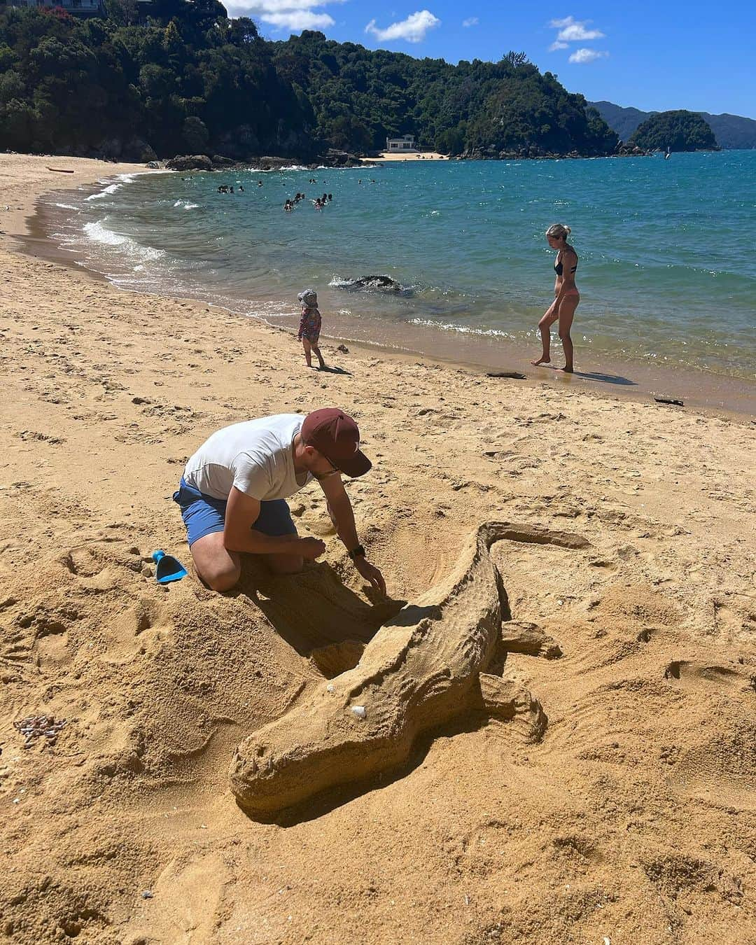 アンジェラ・ペティさんのインスタグラム写真 - (アンジェラ・ペティInstagram)「Beach days on our family summer holiday ☀️🏖️💕」1月8日 4時52分 - angie_run800m