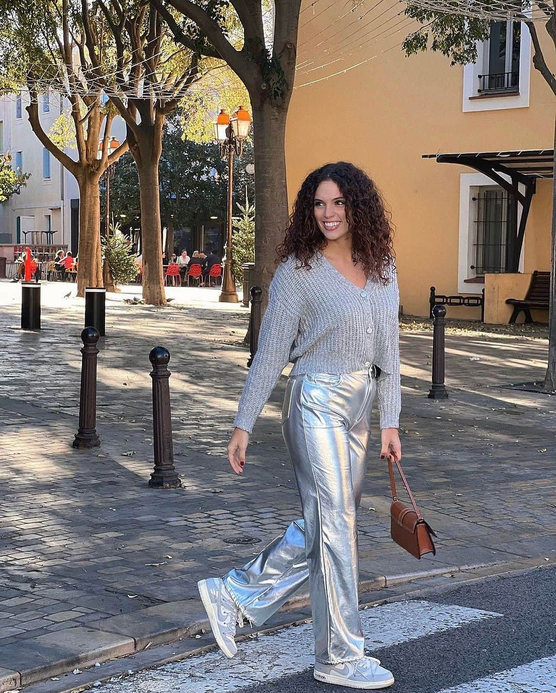 クーカイのインスタグラム：「La jolie @chiarafontaineoff opte pour le pantalon Lisy ✨🤍  #kookai #fashion #FW23#kookaistyle #ootd #outfitinspiration #outfitideas #outfitoftheday #newcollection」