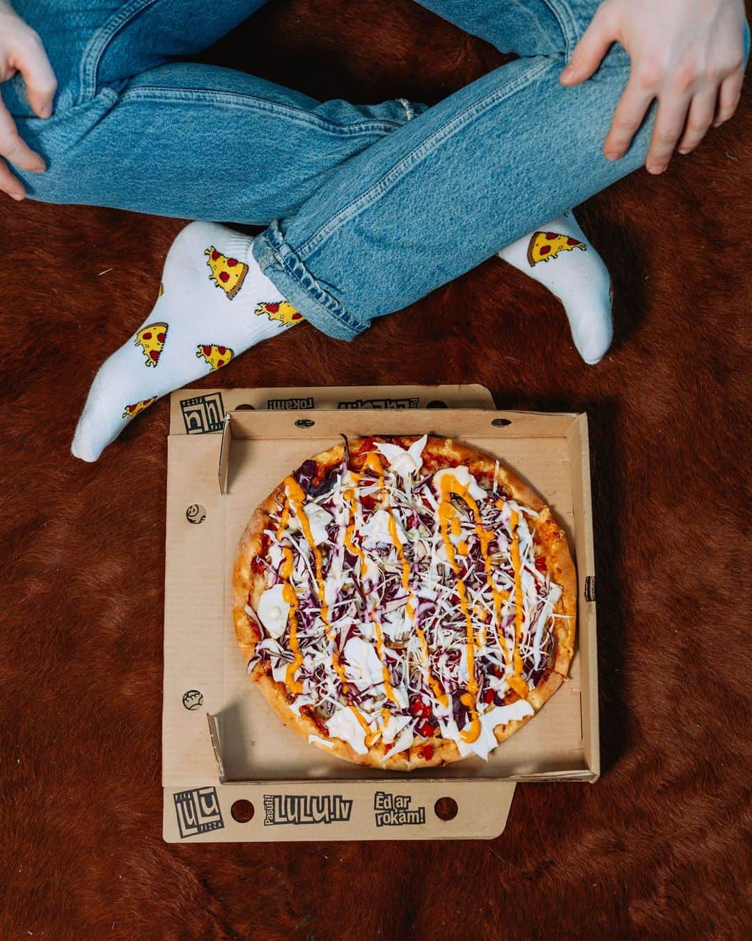 Pica LuLūのインスタグラム：「Kad aiz loga mīnusi, Kebaba pica sasildīs katru picumīli! 😍」
