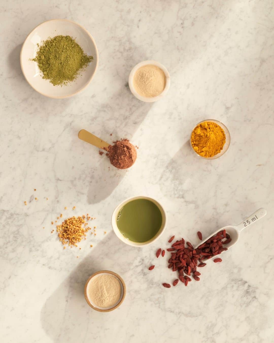 Neal's Yard Remediesのインスタグラム：「Kick-start your weekend with our selection of adaptogens, perfect for adding to your morning smoothie or porridge. 🌿⁠ ⁠ From powders to berries, supplementing your diet with nature’s goodness is a great way to help support your inner wellbeing. ⁠ ⁠ Are you a matcha lover or a baobab enthusiast? What's your go-to adaptogen and how do you implement it in your diet? Comment below... 🙏」