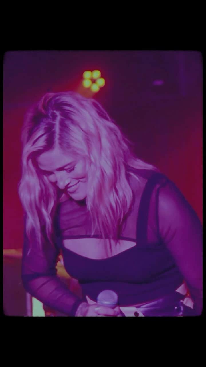 キャサディー・ポープのインスタグラム：「A month later and I’m still buzzing from this night. Thank you to my band and crew for making this show happen and to @theeastroom for hosting us. More of this in 2024 I promise 🖤  🎥 @erikarock_」