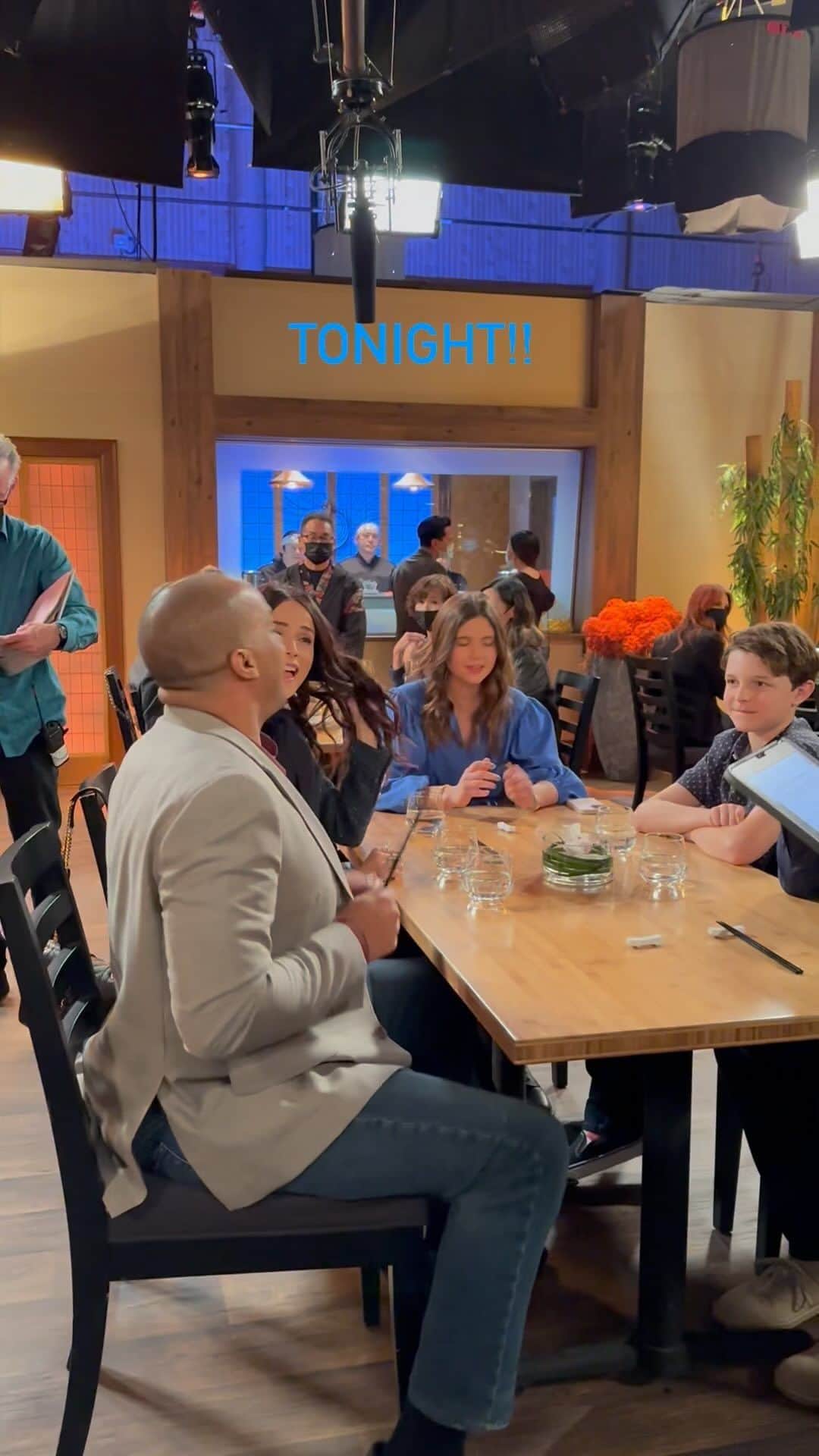 ドナルド・フェイソンのインスタグラム：「In the meantime in between time… 8:30pm」