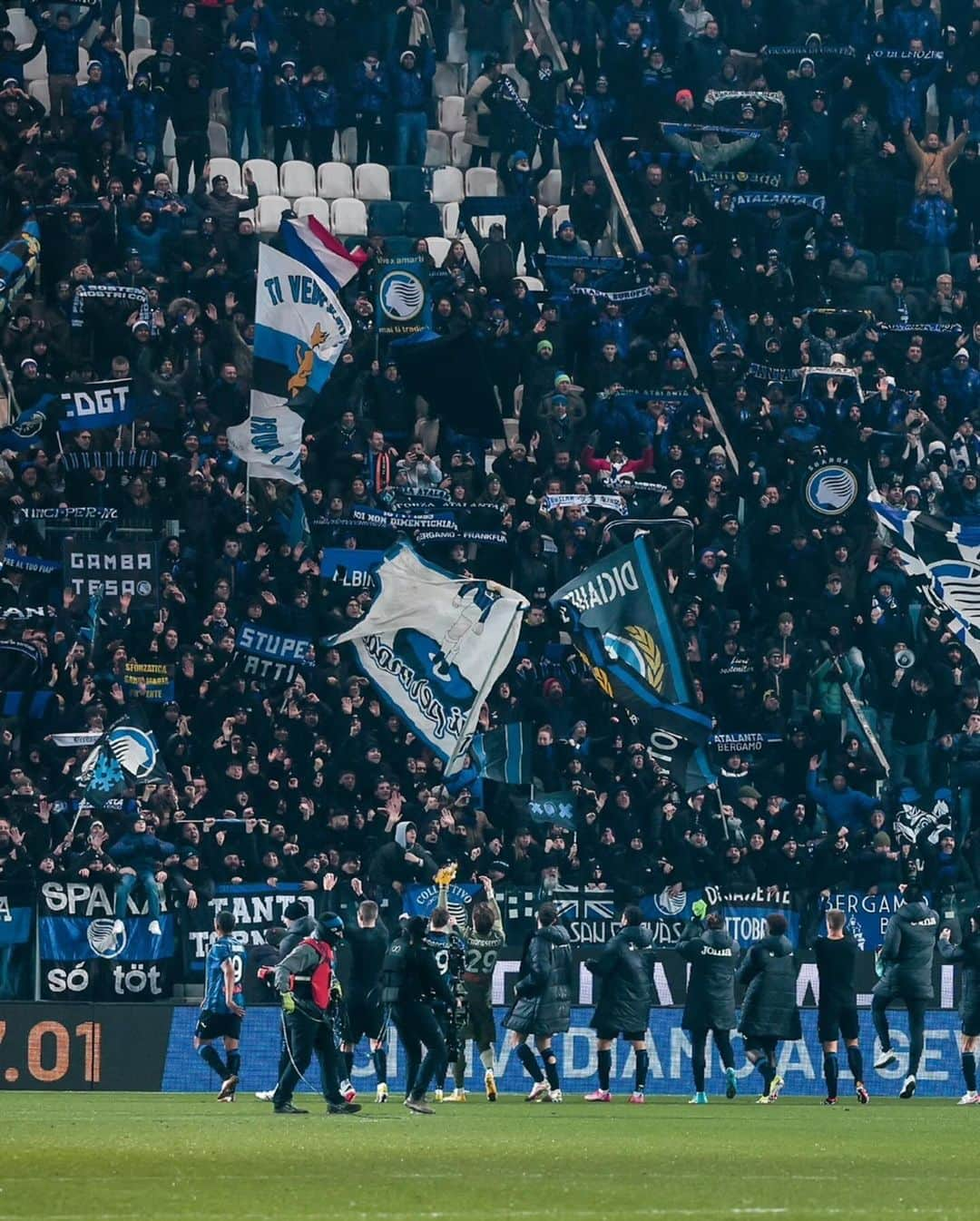 アタランタBCのインスタグラム：「🙌🖤💙🙌  #AtalantaFrosinone #SerieA #GoAtalantaGo」