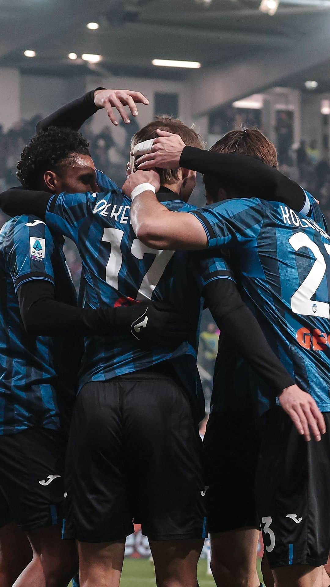 アタランタBCのインスタグラム：「Forza 5️⃣  A little bit of Nerazzurri’s all we need 🤩  #AtalantaFrosinone #SerieA #GoAtalantaGo ⚫️🔵」