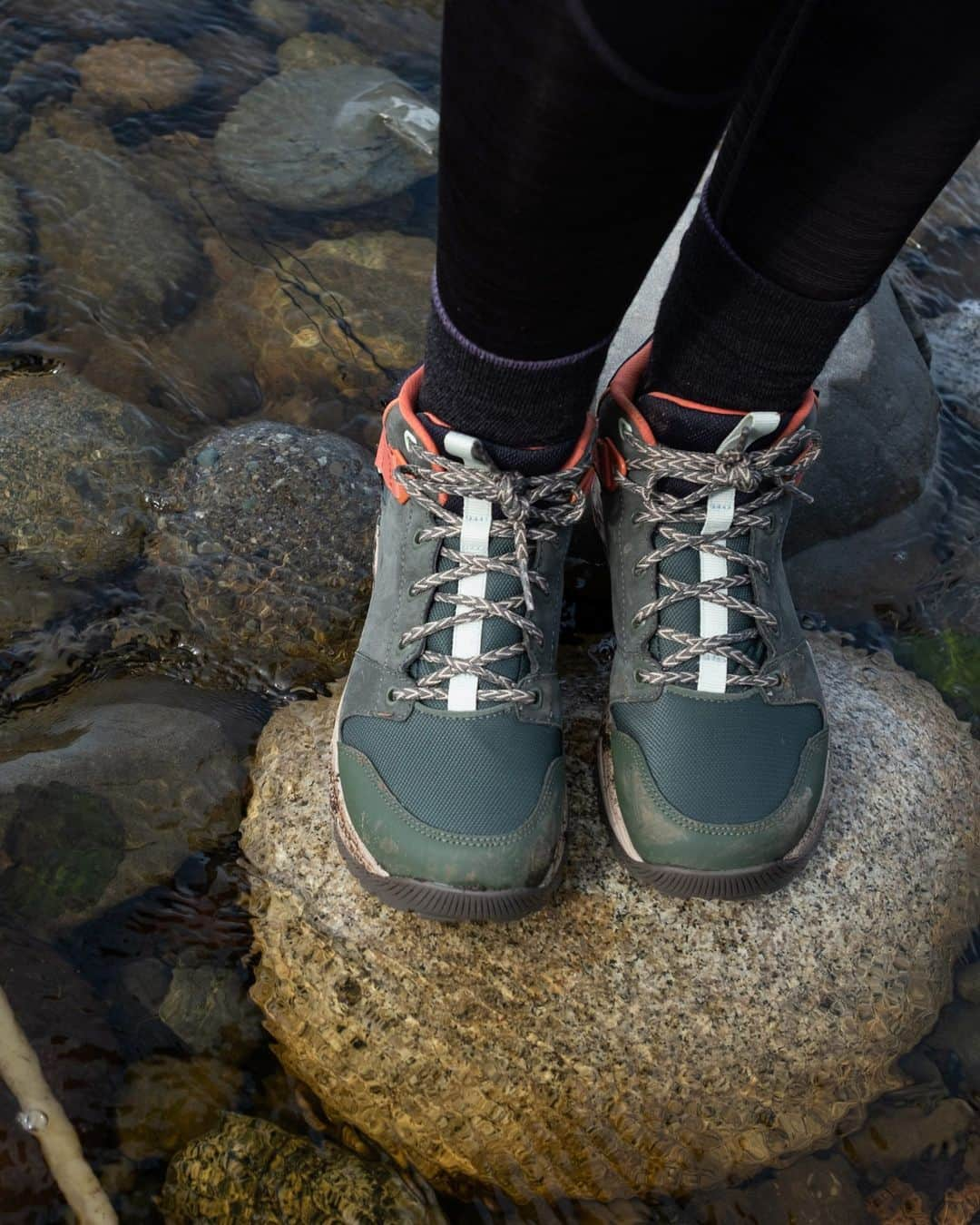 Tevaのインスタグラム：「Waterproof leather and quick-dry mesh with a GORE-TEX bootie = sealing out the elements while soaking in the memories.   📷: @conor_courtney」