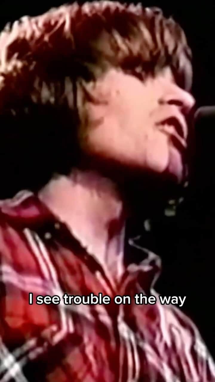 ジョン・フォガティのインスタグラム：「Flashback to John’s 1970 performance of “Bad Moon Rising” with @theofficialccr in Oakland! 🌙🎸」