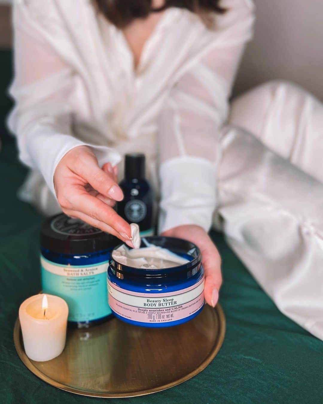 Neal's Yard Remediesのインスタグラム：「Romanticising those cosy and quiet Sunday's in. 🙏​✨⁠ ⁠ What's your favourite Neal's Yard Remedies product for the ultimate self care evening? Comment below...⁠ ⁠ ⁠ ​📸​@silviacintita」