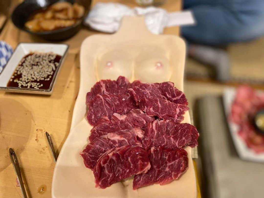 大沢文也さんのインスタグラム写真 - (大沢文也Instagram)「久留米にある焼肉屋さん🥩 ここには魍魎の武丸がおられます（≧∇≦） ブッ拓の特攻服がたくさんあってテンション上がりました🤩🤩  #焼肉 #yakiniku #特攻の拓 #魍魎 #久留米」1月21日 16時22分 - fumifumi_k1