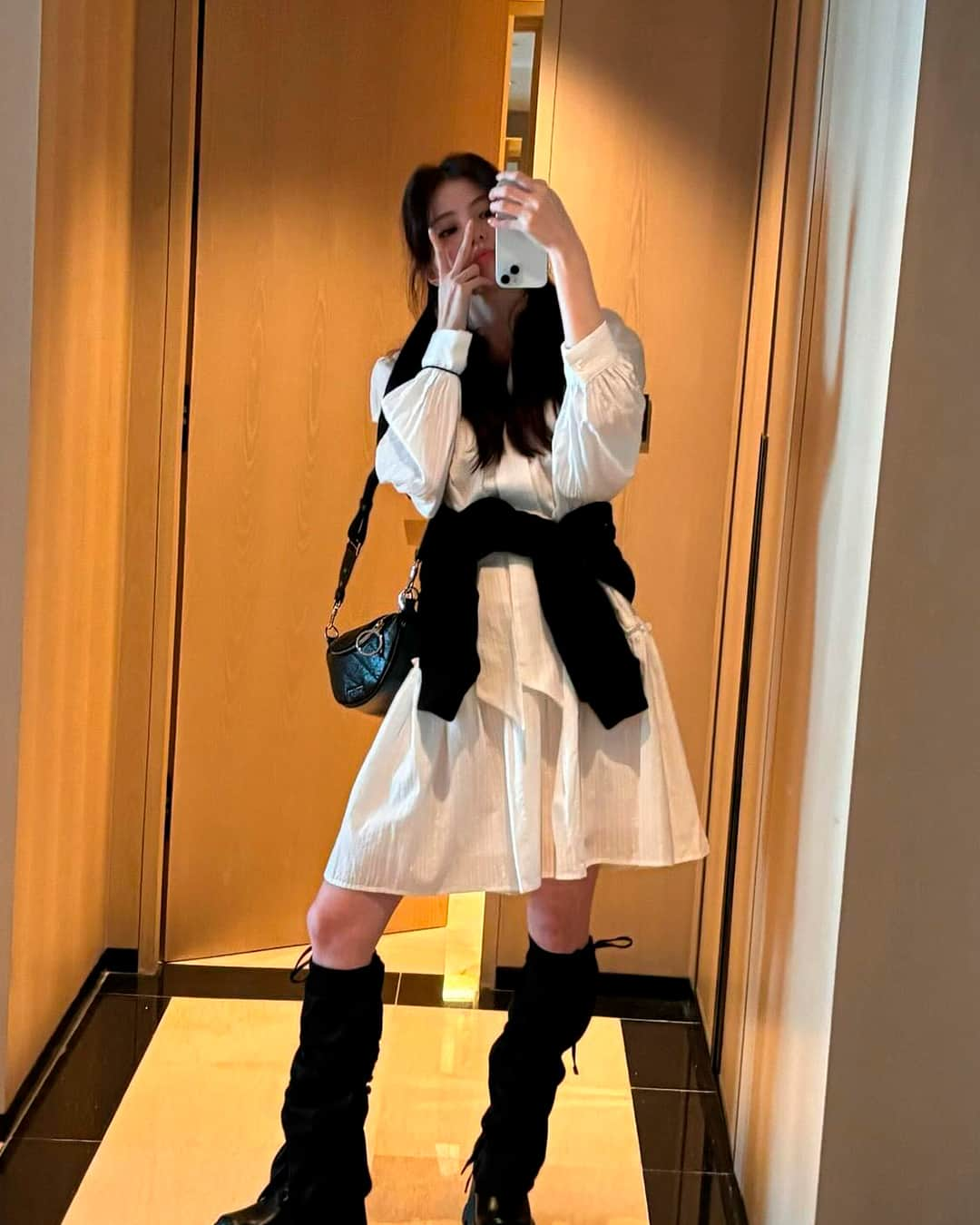 CHARLES & KEITHさんのインスタグラム写真 - (CHARLES & KEITHInstagram)「Actress Han So Hee was spotted in our white Triana platform ankle boots and Philomena half-moon crossbody bag in noir while travelling in Hong Kong.  Shop now via our link in bio.  @xeesoxee #HanSoHeexCharlesKeith #ImwithCharlesKeith」1月22日 19時00分 - charleskeithofficial