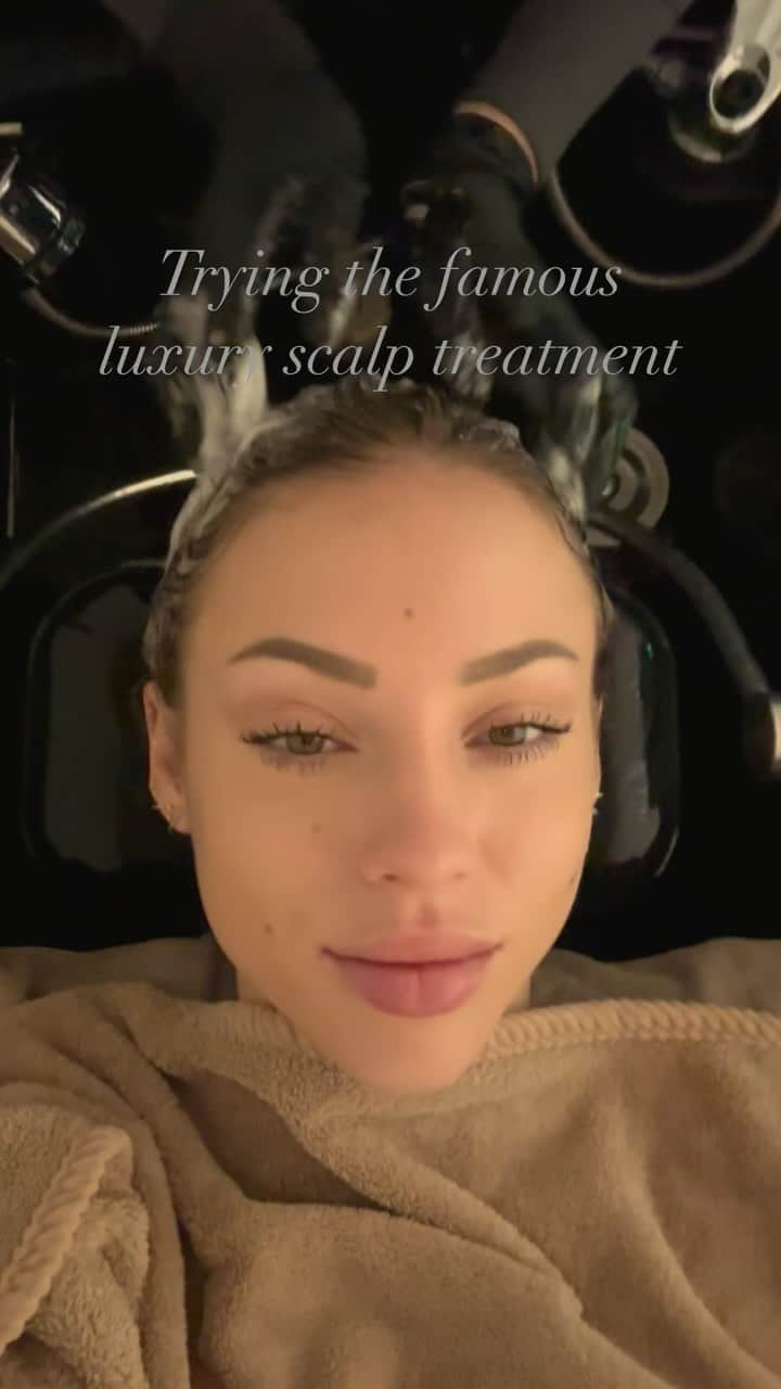 チャーリー・ジョーダンのインスタグラム：「If Kim K does it, we do it 🧖‍♀️ thank you so much @la_yangsiguan」