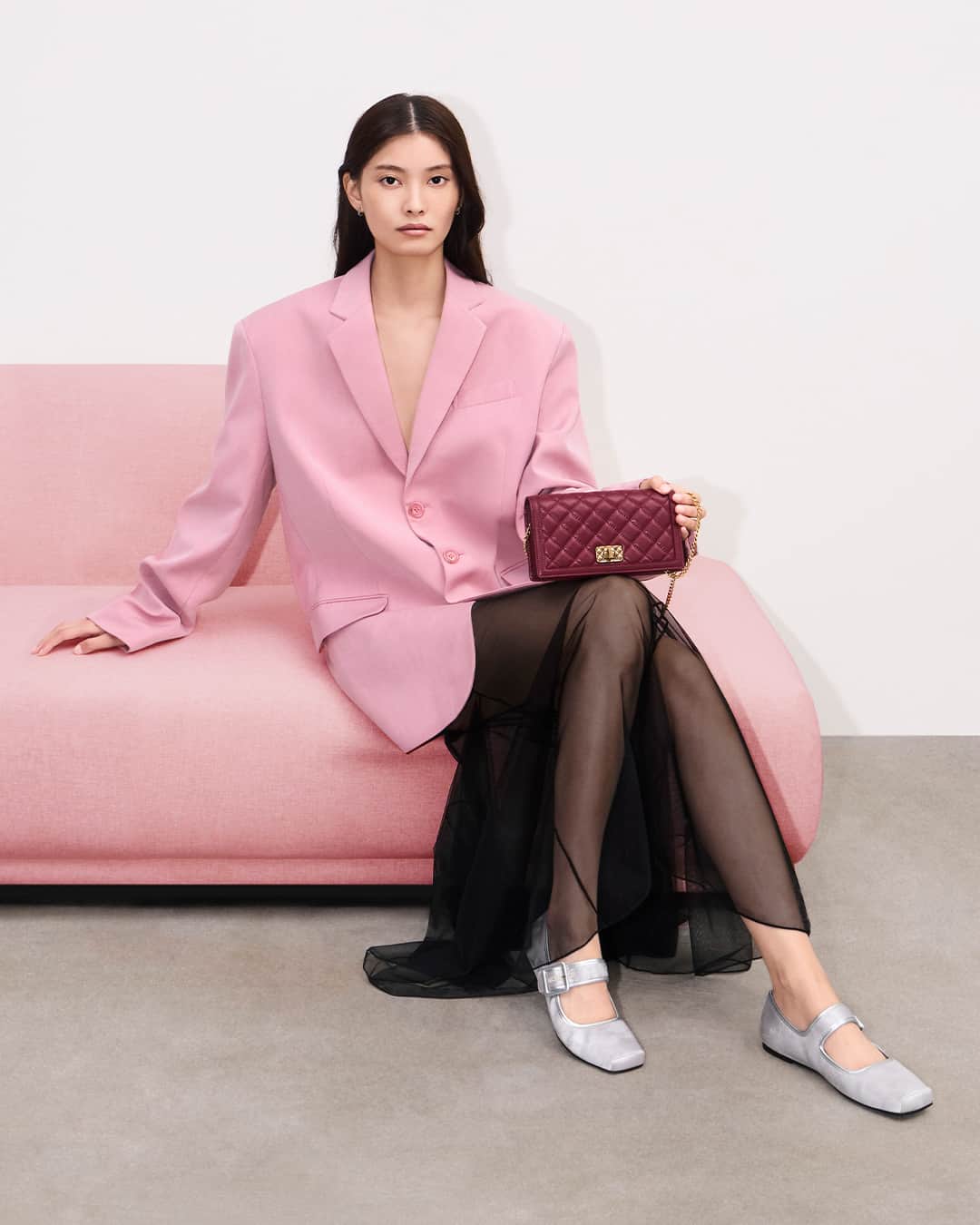 CHARLES & KEITHさんのインスタグラム写真 - (CHARLES & KEITHInstagram)「Go extra festive by pairing an elegant red bag with vibrant pink sandals.  Discover the CHARLES & KEITH 2024 Lunar New Year collection via the link in bio.  #CharlesKeithCelebrates #CharlesKeithSS24 #CharlesKeithOfficial  Products featured: Mini Alcott Scarf Handle Quilted Bag Micaela Denim Quilted Long Wallet Clementine Recycled Polyester Sports Sandals」1月25日 22時00分 - charleskeithofficial