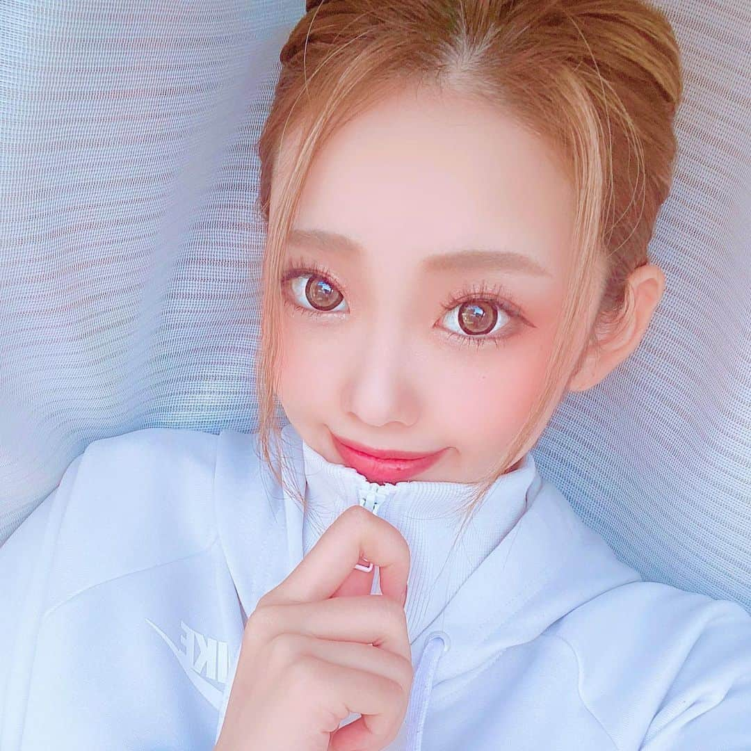 ななぺろさんのインスタグラム写真 - (ななぺろInstagram)「#ビジョビ #ビジョナビ #wemakebuzz #nike #fashion #makeup #hairstyle #likeforlikes #like4likes #likeforfollow #followｍe #followforfollowback #follow #look #selfie #instagood  #メイク #ファッション #いいね返しは絶対 #いいね返し #いいね #フォローミー #フォロー歓迎 #キューティー」6月4日 3時22分 - nanapero9