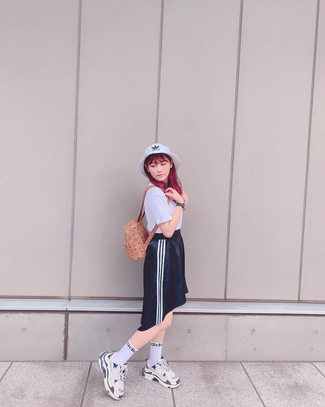 西野未姫さんのインスタグラム写真 - (西野未姫Instagram)「今日の私服👼🏻💓 🧢adidas 👕hollister 👗adidas 🧦adidas 👟balenciaga 👜MCM  #スポーティーコーデ #adidas #最近好きなコーデ #高いものは貰い物です #どうですか」6月3日 19時00分 - nishinomiki_official