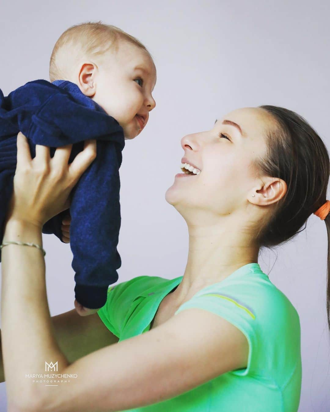 ビクトリア・マズールさんのインスタグラム写真 - (ビクトリア・マズールInstagram)「Happy meeting with mom,after her master-class😝 #mylove #mylife #myall❤️ photo by @mariyamuz」6月3日 19時23分 - victoria_mazur_