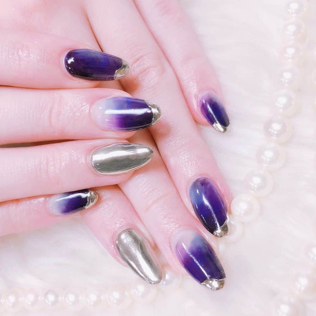 ジャスミンゆまさんのインスタグラム写真 - (ジャスミンゆまInstagram)「♡♡♡ · · ·  #newnail #メタリックネイル #ニュアンスネイル  #raviy」6月3日 19時36分 - yjw.chos