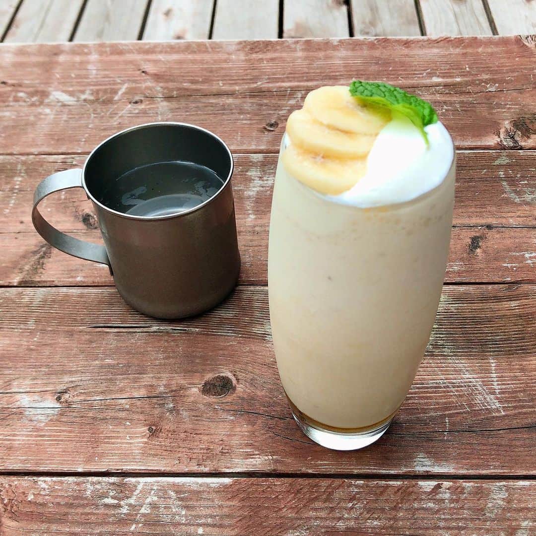 長江愛美さんのインスタグラム写真 - (長江愛美Instagram)「🍌🥛 #chill #drink #cafe #bananajuice #maple #banana #smoothie」6月3日 19時46分 - manamin.512