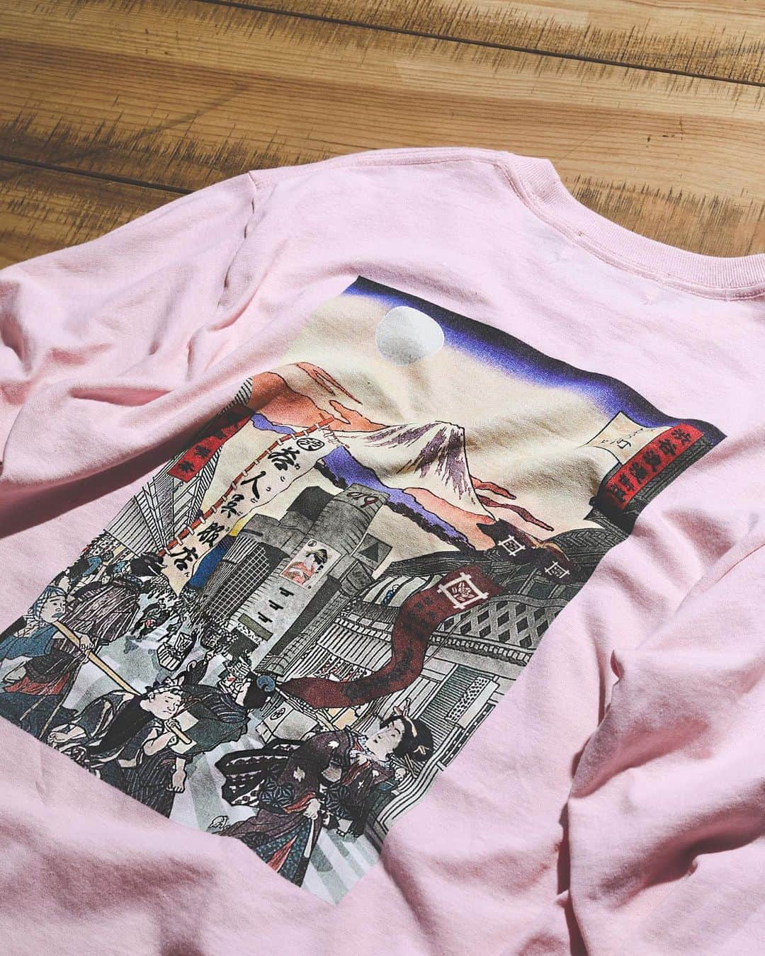 ヴァンキッシュのインスタグラム：「■ Shibuya crossing クルーネックTシャツ[VWC021] ㅤㅤㅤㅤㅤㅤㅤㅤㅤㅤㅤㅤㅤ Color:White/Black/Pink Size:M/L/XL Price:¥6,500+tax ㅤㅤㅤㅤㅤㅤㅤㅤㅤㅤㅤㅤㅤ Shop link bio！ ——————————————————————— #VANQUISH #vanquishjp」