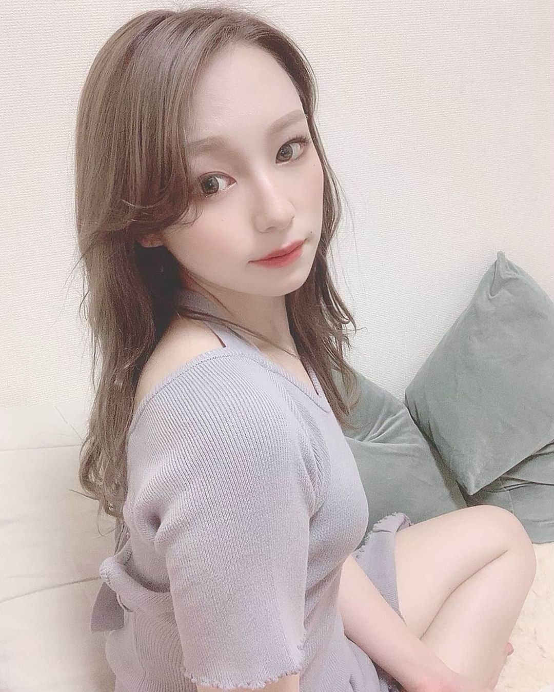 のインスタグラム：「. 🦋🖤」