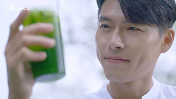 ヒョンビンのインスタグラム：「@hlscience Organic Green barley extracted powder CFs —— #hyunbin #현빈 #ヒョンビン #玄彬」