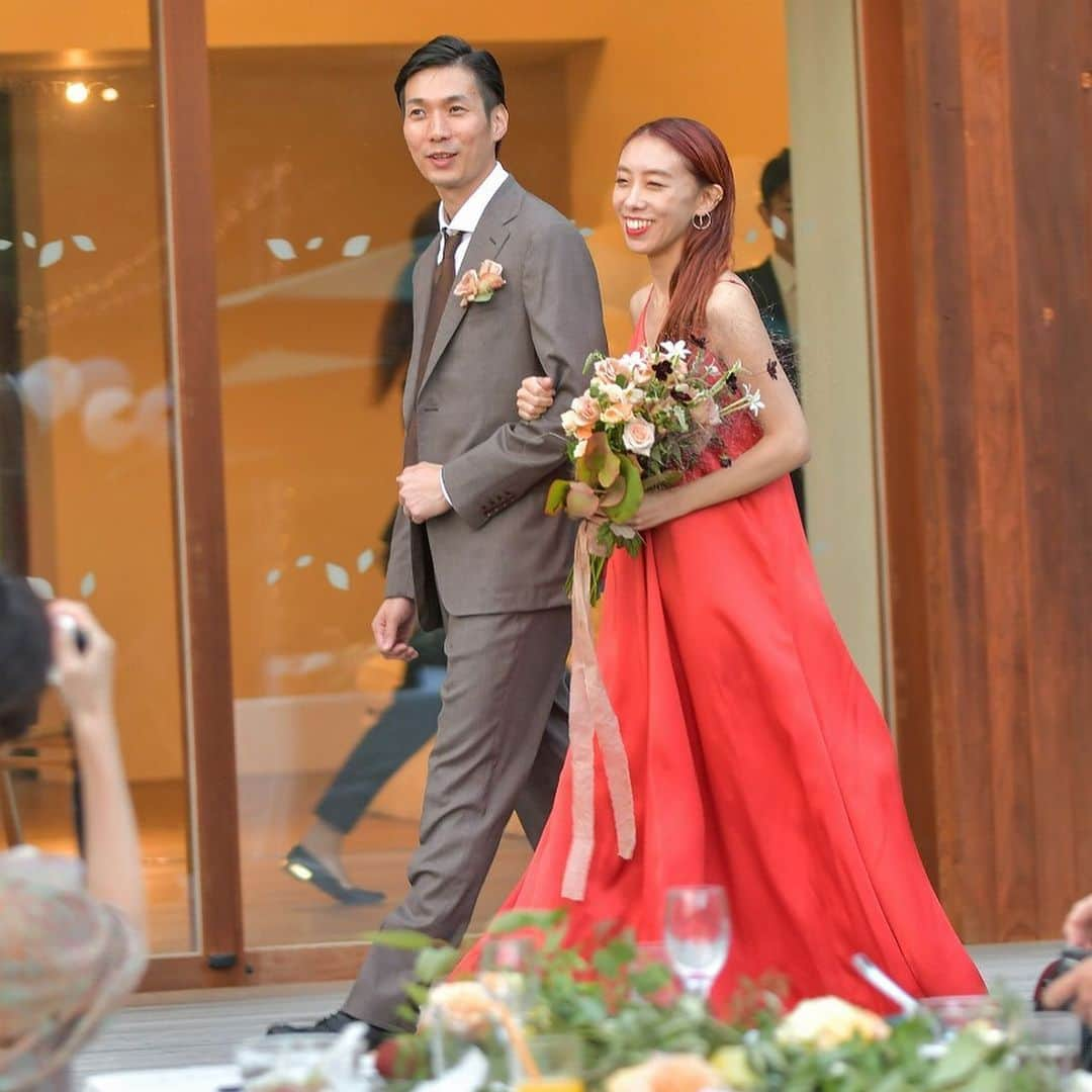 ARCH DAYS Weddingsさんのインスタグラム写真 - (ARCH DAYS WeddingsInstagram)「お色直しにおすすめの、おしゃれなカラードレス15選をご紹介🕊✨﻿ ﻿ ﻿ -----﻿ ﻿ ﻿ ▽このCOLUMNを見るにはストーリーズをチェック﻿ ﻿ ﻿ -----﻿ ﻿ ﻿ ▽ARCH DAYSトップページはこちらから☑️﻿ @archdays_weddings﻿ プロフィールのリンクから👰🏻﻿ ﻿ ▽バースデー・ベビーシャワーなどの情報を見るなら💁🎉﻿ @archdays﻿ ﻿ ﻿ -----﻿ ﻿ ﻿ ARCH DAYSに会員機能ができました💁‍♀️﻿ ﻿ 気になる記事や写真をクリップして、もっと便利に！自分だけのページを作れます📎﻿ ﻿ また、会員登録をしてマイページからパートナーを招待すれば、2人でイメージを共有可能に♩﻿ ﻿ ﻿ -----﻿ #archdays #archdays_wedding #アーチデイズ #アーチデイズウェディング #archdays花嫁 #カラードレス #カラードレスブルー #カラードレス赤 #カラードレスピンク #カラードレスヘア #カラードレス迷子 #カラードレスブーケ #カラードレス選び #カラードレス試着 #カラードレスレポ #カラードレス試着レポ #カラードレス決定 #カラードレスレンタル #カラードレスアクセサリー #お色直し ＃お色直しドレス #お色直し入場 #お色直しヘア #お色直し演出 #お色直しブーケ #お色直しのドレス #お色直しヘアメイク #ウェディングドレス #プレ花嫁 #卒花嫁﻿ -----﻿ https://archdays.com/column/2020/06/03/58615﻿ -----」6月3日 20時42分 - archdays_weddings