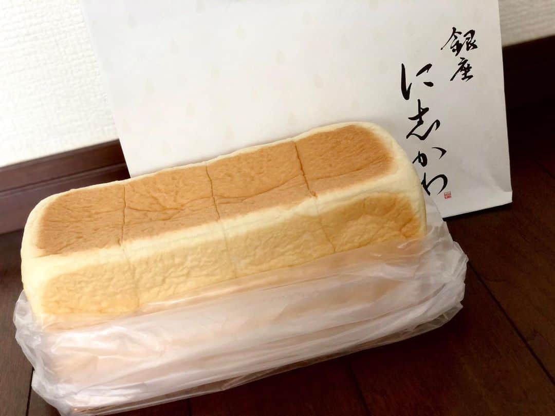 青木玲緒樹のインスタグラム：「_ この銀座に志かわのパン🍞 めちゃめちゃ美味しい！！🥺🥺💗 なにこのパン‼️ リピート♻️決定🙆‍♀️ もちもち感がたまらない🤤🌱」