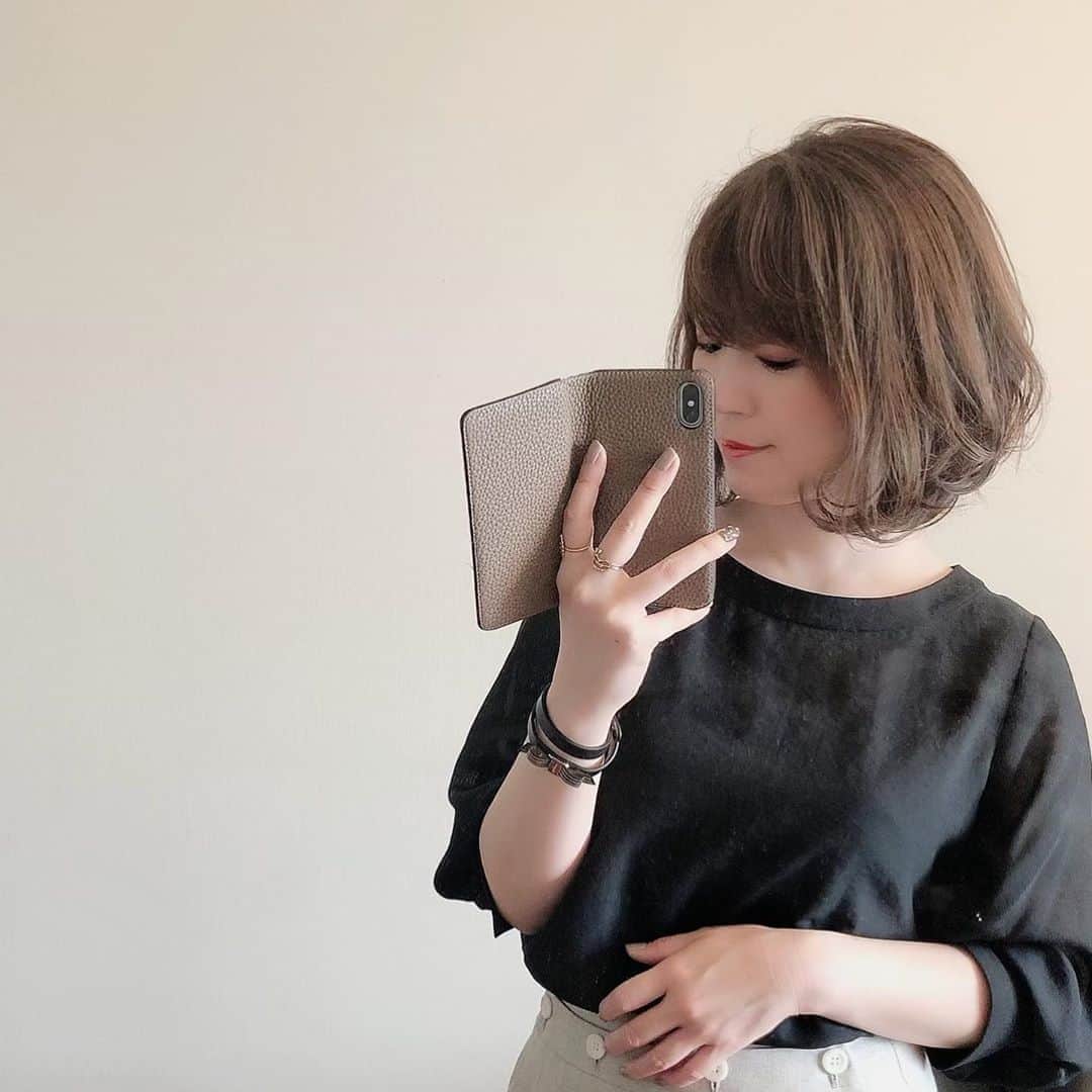 のインスタグラム：「* * ばっさり💇🏻‍♀️ * 今日はずっとお世話になっている相楽さん @kensagara_tierraj が新しくオープンされたlien.(リアン)へ💈 * 久しぶりのボブ&厚め前髪💁🏻‍♀️ * 綺麗にしていただいて髪も気分もすっきり♡ * #ボブ #ヘアカット #ヘアスタイル #髪型 #ゆる巻き #美容院 #自由が丘」