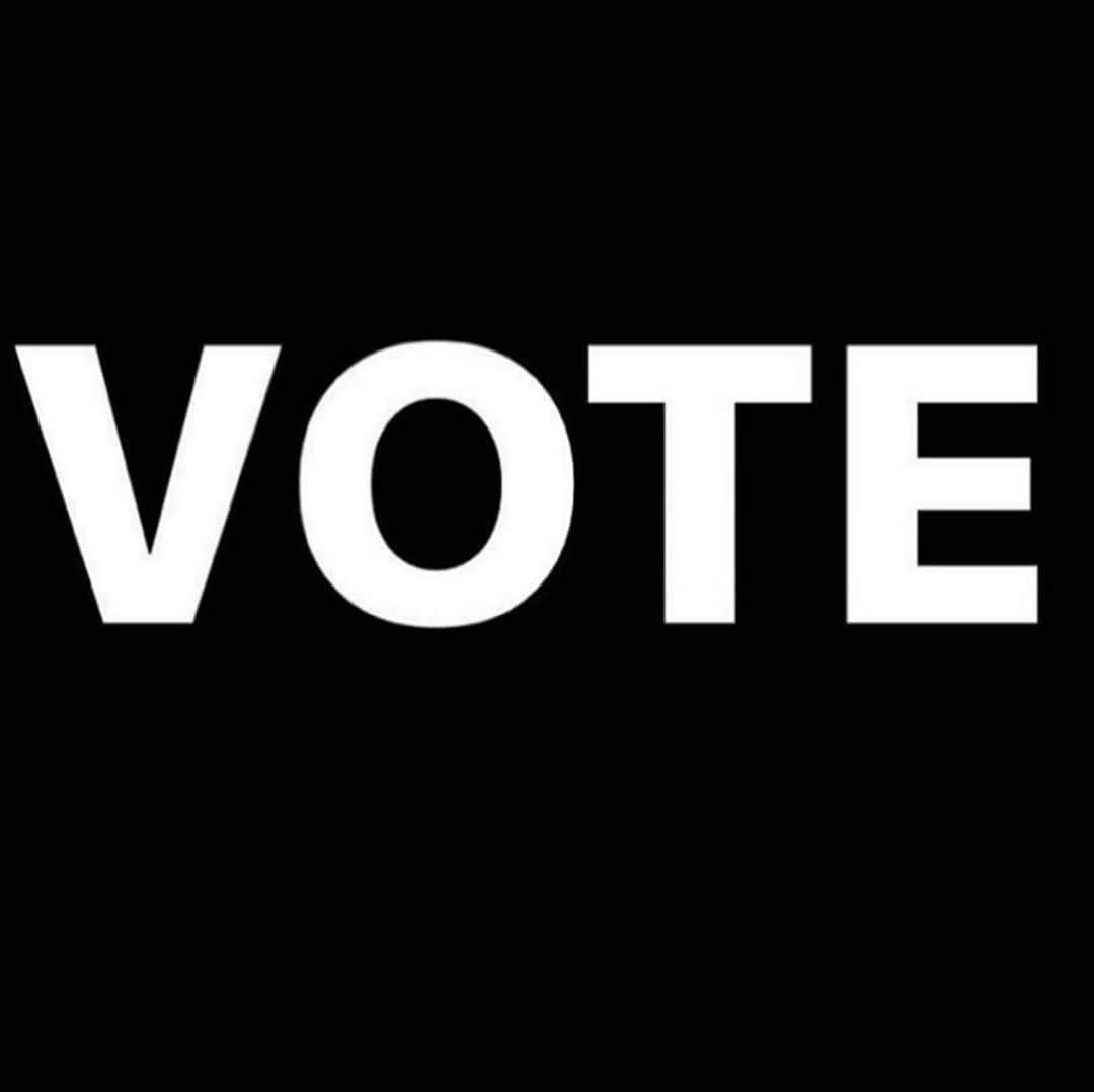 シャニーナ・シャイクのインスタグラム：「I’m not an American citizen, so unfortunately I’m unable to vote 💔Over 11 years of living in the USA I have built relationships with amazing friends, work colleagues and of course my followers, that are American citizens.  I will do my part and stand with all of you to create change, to educate myself and others , to use my voice and ask for equality and justice.  We need change!! It’s so important to go out there and VOTE 🗳!!! Local and state elections are important because they can create change for future policies and changes within your communities.  If you need more information about voting please visit @rockthevote to learn more. They can also provide information that you may need if you want to find specific  locations for polling votes.  I want to help 🙏🏽 #BlackLivesMatter #VOTE ( primaries for voting June 9th West Virginia , Georgia . June 23rd New York, Kentucky, Virginia. June 30th Colorado, Utah , Oklahoma)」