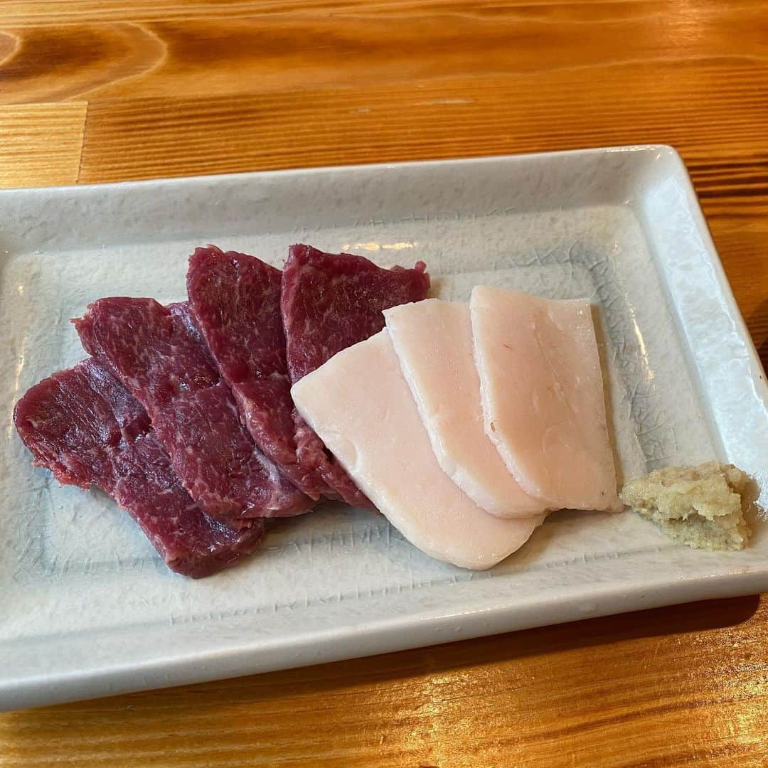 高木三四郎さんのインスタグラム写真 - (高木三四郎Instagram)「事務所の隣の馬肉料理の名店みのやさんがランチはじめましたよ！昼は馬肉を出さず家庭料理！それも美味い。でも馬刺しも食べたくなり注文。しばらく通おうと思います。 #新宿御苑前 #みのや #馬肉料理  #馬刺  みの家 新宿店 03-3354-4518 東京都新宿区新宿2-1-14  https://tabelog.com/tokyo/A1304/A130402/13000910/」6月3日 21時59分 - t346fire