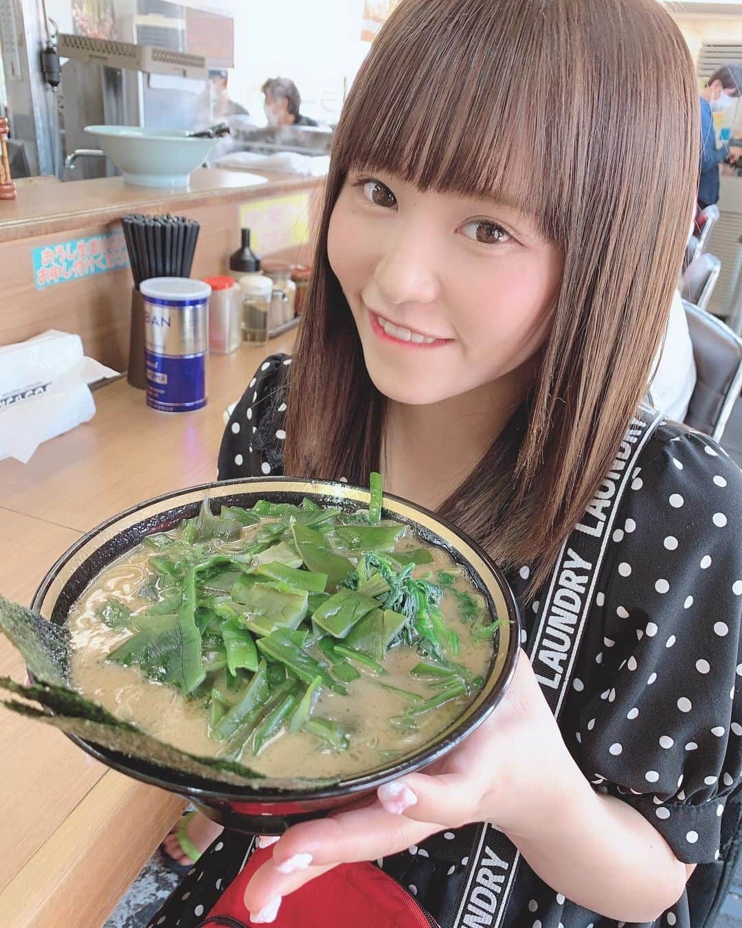 葉月沙耶さんのインスタグラム写真 - (葉月沙耶Instagram)「高校3年間はラーメン屋でバイトしてました🍜♡好物  なんか今日ラーメン食べたくなってる……笑 我慢、我慢、我慢  #ラーメン屋 #ラーメン大好き #ラーメンインスタグラマー #ラーメン好きな人と繋がりたい #バイト #豚骨ラーメン #豚骨醤油ラーメン #茎わかめ #茎わかめラーメン #横浜家系ラーメン #横浜家系 #太麺 #うますぎ」6月3日 22時05分 - sayapon_310