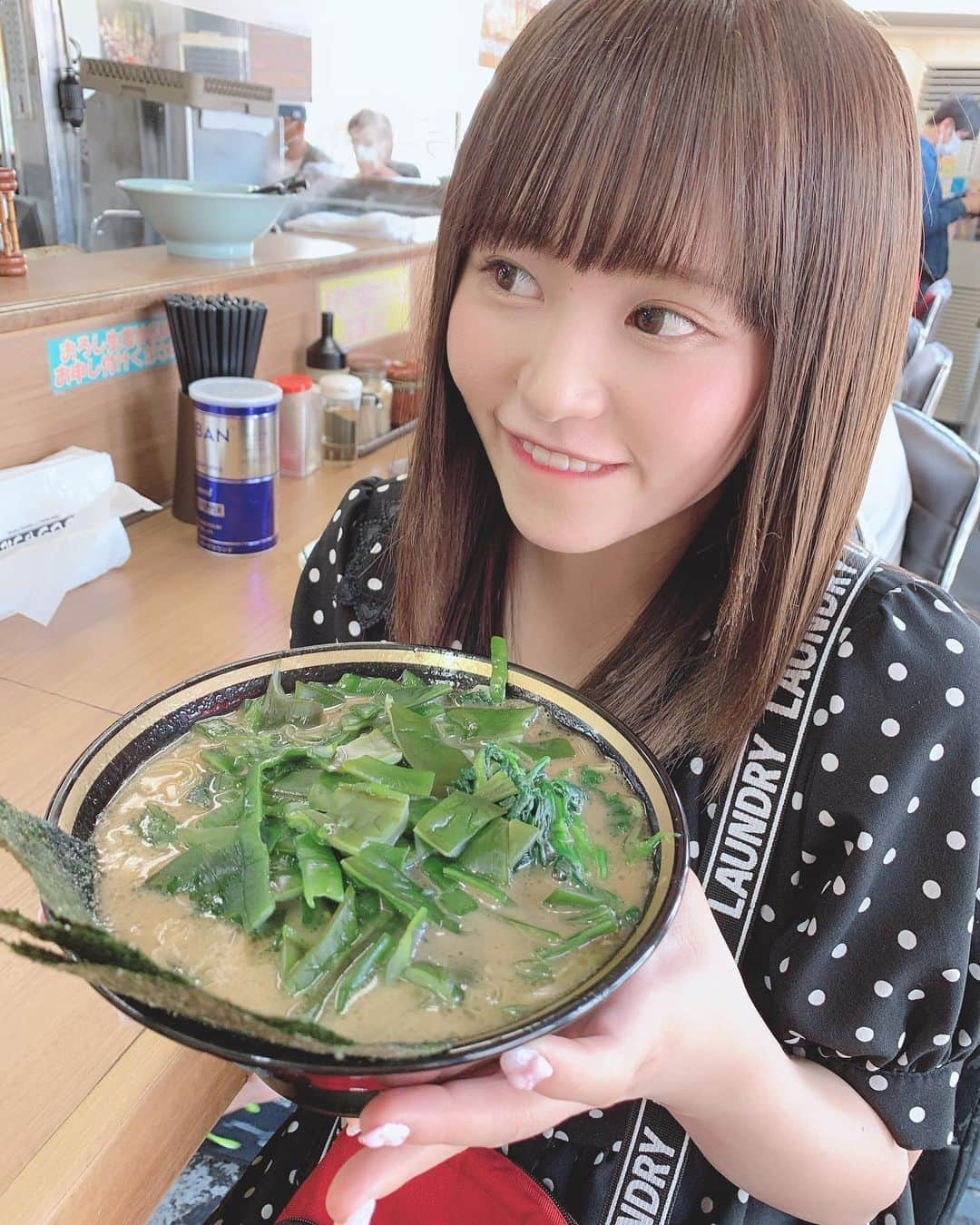 葉月沙耶さんのインスタグラム写真 - (葉月沙耶Instagram)「高校3年間はラーメン屋でバイトしてました🍜♡好物  なんか今日ラーメン食べたくなってる……笑 我慢、我慢、我慢  #ラーメン屋 #ラーメン大好き #ラーメンインスタグラマー #ラーメン好きな人と繋がりたい #バイト #豚骨ラーメン #豚骨醤油ラーメン #茎わかめ #茎わかめラーメン #横浜家系ラーメン #横浜家系 #太麺 #うますぎ」6月3日 22時05分 - sayapon_310