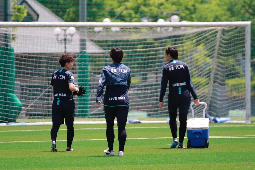 田尻有美のインスタグラム：「練習再開わーい🤗 グラウンドでみんなと練習って めちゃくちゃ楽しい！  #INAC神戸 #パーマ始めました」