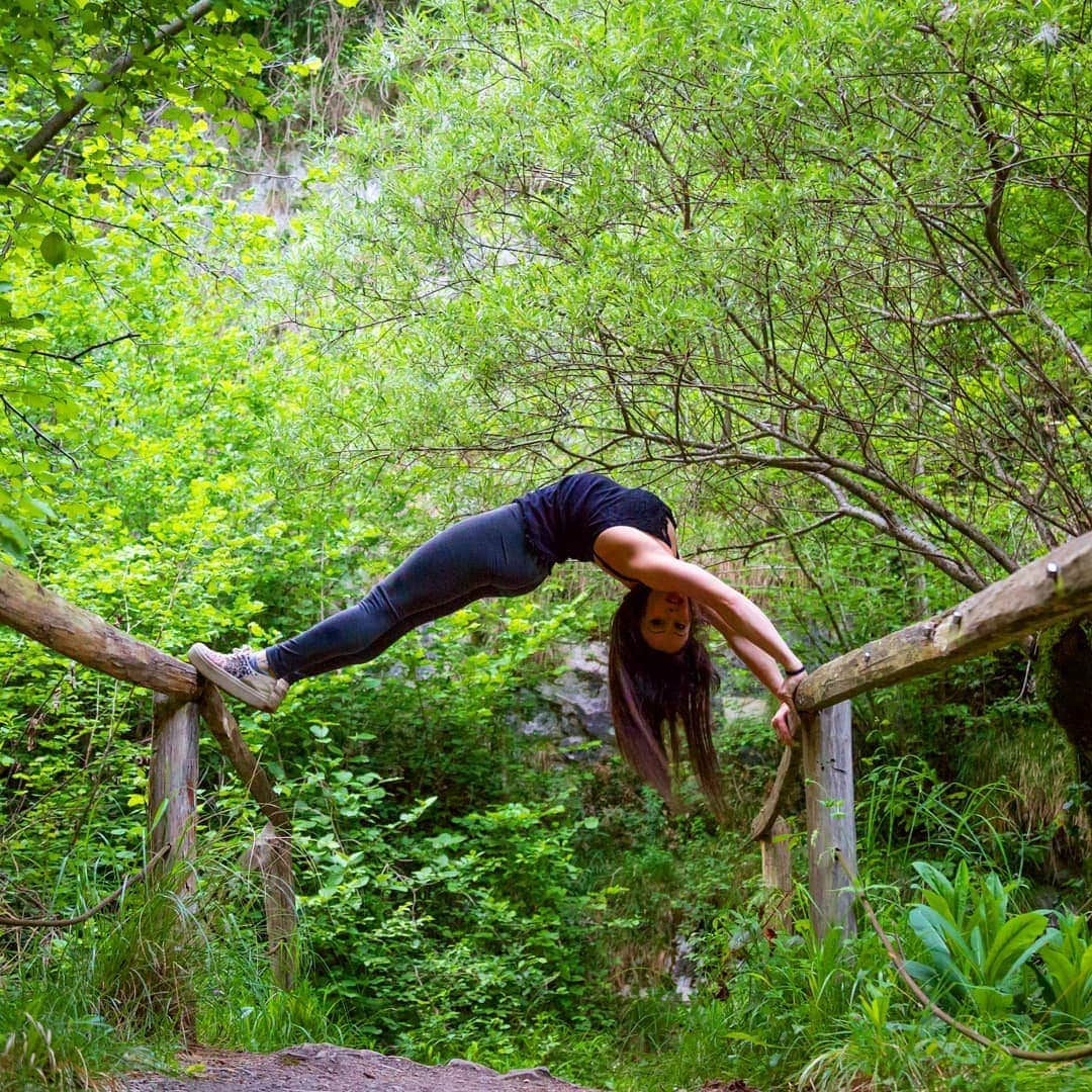 バネッサ・フェラーリのインスタグラム：「Si ricomincia...quanti di voi hanno fatto il ponte❓😁 #vanessaferrari #gymnastics #italiateam #fitgirl #wild #nature」