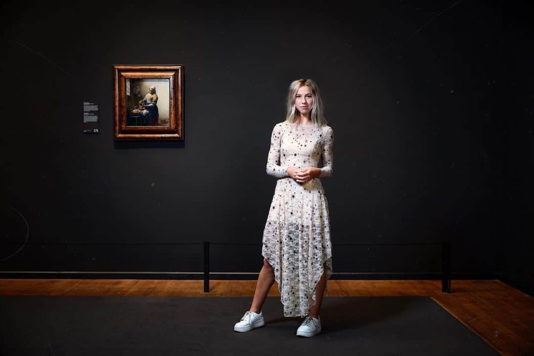 ジャッキー・グローネンのインスタグラム：「x @rijksmuseum 🌻 📸 @dirruc」