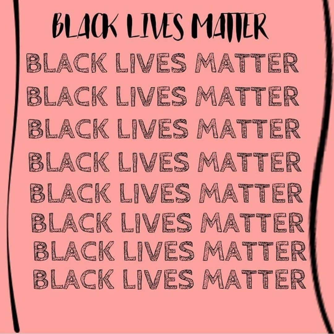 RIEHATAさんのインスタグラム写真 - (RIEHATAInstagram)「#blacklivesmatter  #justiceforgeorgefloyd 💯  黒人差別反対!!!と抗議してる人々の中には4000人以上逮捕された人もいるみたいなのに、彼を見殺しにした警察官4人は未だに無罪で捕まっていないそうです。 彼の家族、今まで犠牲になった黒人達、歴史上で戦い続けた黒人達、現在も力を合わせて平和を願い戦い続ける黒人達。彼らの辛さと努力と忍耐は、計り知れません。私達が完全に理解する事はできません。でも一緒に立ち向かうことはできます！"こんな世の中おかしい！" そのあなたの一声、私の一声が、必要とされています！ 署名も私のプロフィールのリンクから簡単にできますので、是非気持ちが動いたら署名をお願いします！ 私は、彼らのおかげで、今があるんです！！私のダンスを習った方、私のダンス、私のファッション、私の生き方を、少しでもかっこいいと思ってくれた方、聞いてください。それは彼らのおかげで私があるんです。 彼らの音楽、彼らのソウルをいただいてこそあるんです。 私には頭が上がりません。彼らに感謝しかありません。  田舎の子供で、何も分からない自分に、衝撃を与えてくれたはじめて買ったCD。 ダンスを初めた時にマネしたあの人達。 ダンスでプロを目覚そうと目標にしたあの人達。 プロになってから、アジア人としてヒップホップを踊ることを試行錯誤していた時に、自信をくれたのが黒人の彼らでした。彼らの文化は本当に心が暖かくて人々に敬意を持って大切にするんです。  どうして自分は今になって、目覚めたかのようにこの問題について考えてるのかと恥ずかしくなります。 彼らを想うだけで、感謝でいっぱいで、涙が止まりません。  だから、遠い関係ない事件かと思う方も日本にいるかもしれませんが、私をフォローして下さってる方は、全て、ブラックカルチャーに触れているんです！！ 日本から皆で！愛を届けたいです😭 遅いことはないです！ 一緒に立ち上がりましょう！  #blacklivesmatter」6月3日 22時40分 - riehata