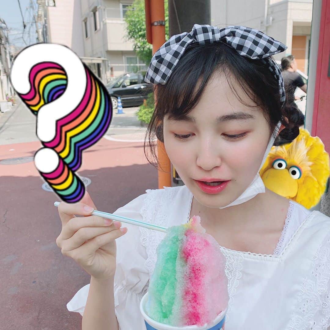 堀口日萌のインスタグラム：「. 久しぶりのかき氷だ🍧 レインボーにしました🌈🌈 暑い日にぴったりの一品 週一で行きたい😭😭 ほんま最近暑いよな☀️ 日焼け対策みんな何してんの？ ひめ日焼け止め塗っても焼けるねん✌️ どうすればいい💦💦💦 #ひめ #カラフル #レインボー #かき氷」