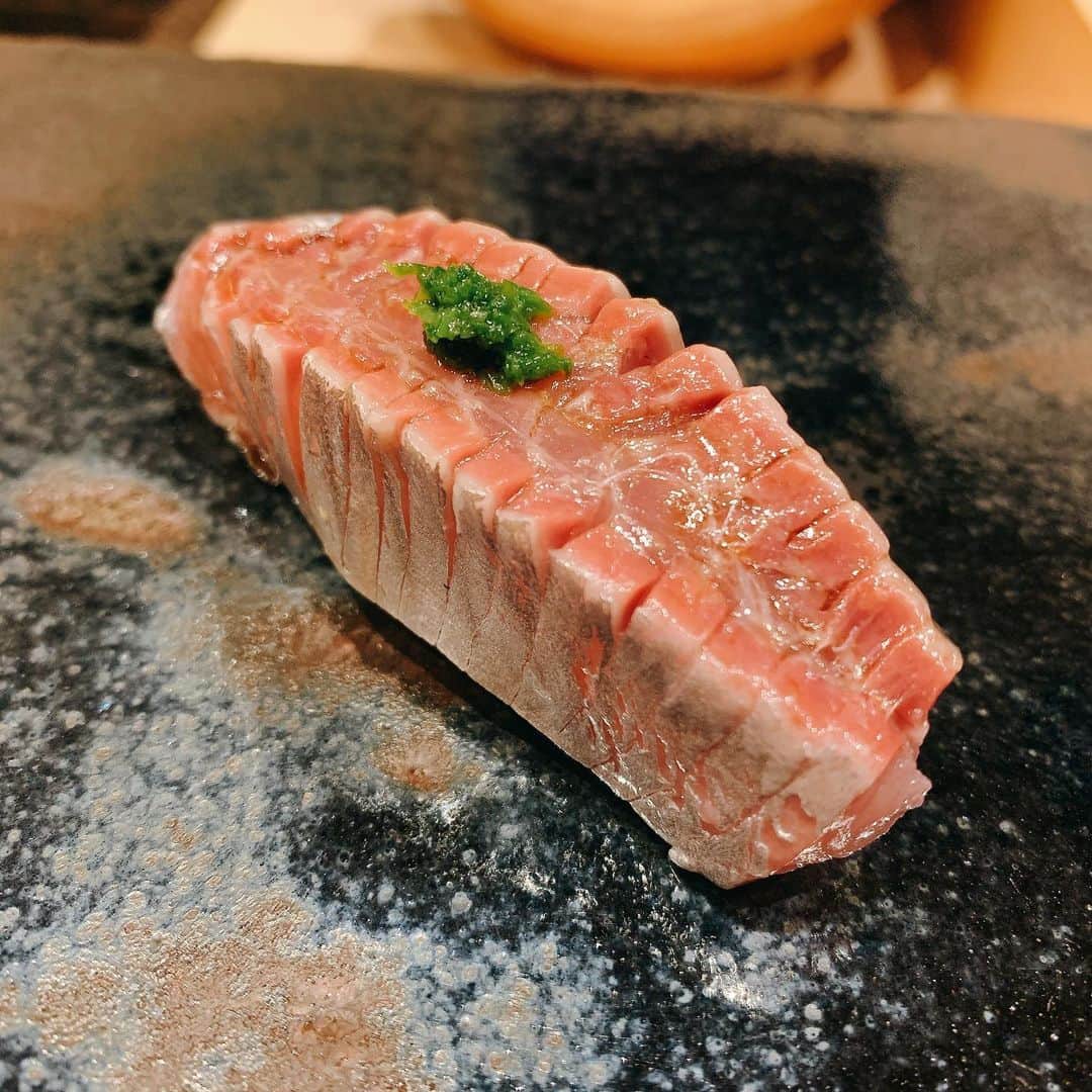 関根理紗さんのインスタグラム写真 - (関根理紗Instagram)「五億年ぶりと言っても過言ではない寿司。  #寿司久しぶりすぎて泣いた　#和食はほんとうまい」6月3日 23時43分 - sekine.risa