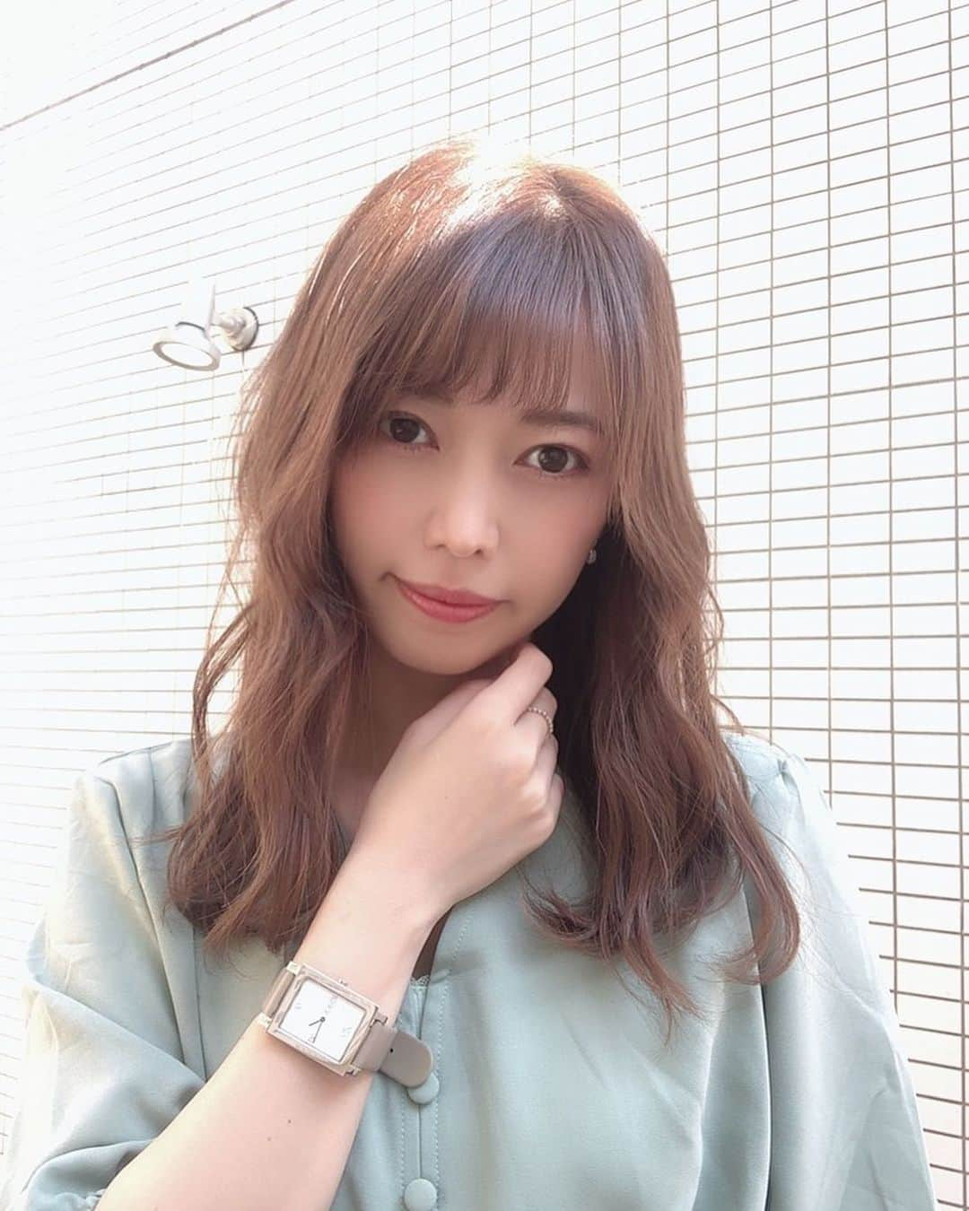 嶋村瞳さんのインスタグラム写真 - (嶋村瞳Instagram)「no monday . ⌚️ @nomonday_jp . . ちょっとカジュアルで 甘めになりすぎなくていい シンプルで大人っぽい♥ . クーポンコード 『hitomez』で全商品10％offになるよ🎶 . メンズ商品も沢山あるよ！ . .  #嶋村瞳で割引 ⬅️ここタップ #nomonday  #ノーマンデー #腕時計 #時計 #手元倶楽部 #メンズ #レディース #クーポンコード #クーポン #ファッション #コーデ #instafashion #code #fashion」6月4日 0時13分 - hitomi_shimamura_official