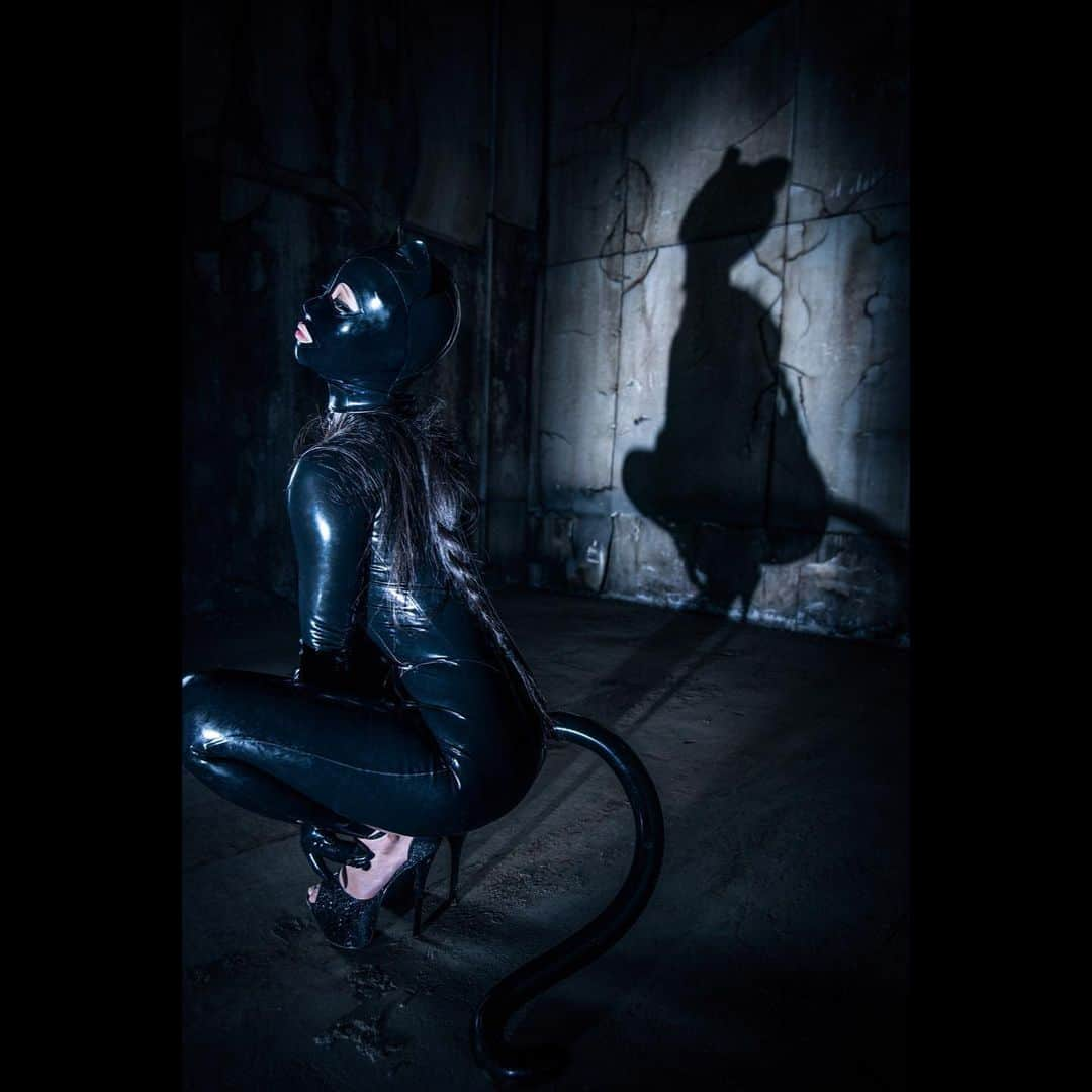 北見えりさんのインスタグラム写真 - (北見えりInstagram)「Cat girl camera @k.kiuchi_q  ratex @kurage_latex_art . . . #GKITAERI #rubber #eri_kitami #rubbersuit #latexoutfit #latexmask #kuragelatex #catsuit #japanesegirl #cute #instagood」6月4日 0時18分 - eri_kitami