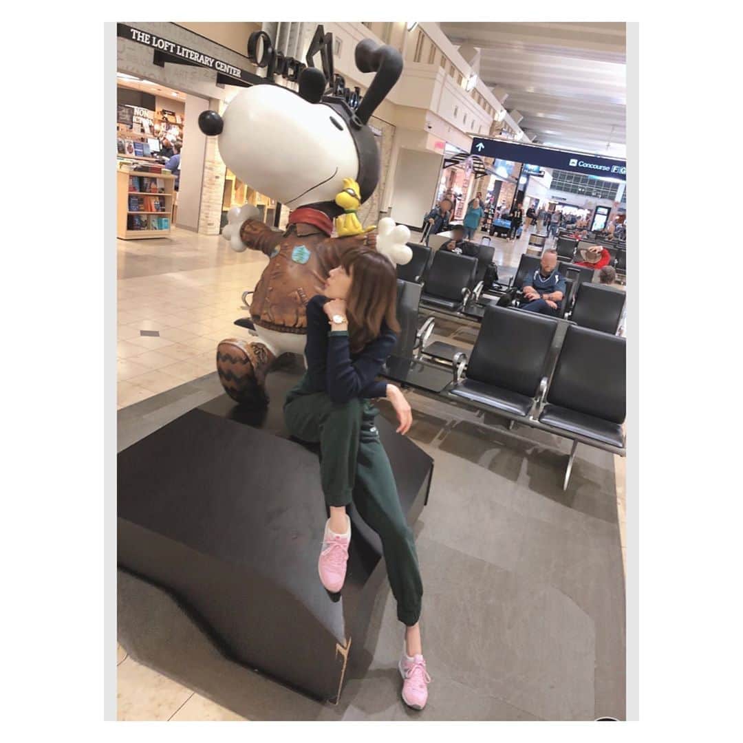 のインスタグラム：「Minneapolis❤️ シュルツさんの故郷❤️ . .  I❤️New York I❤️Minneapolis I❤️PEANUTS . 前回のLINELIVEでお話したMinneapolisのSNOOPY。 千葉直撃の大きな台風の予報が出てたのでNew Yorkから帰る時、いつもの飛行機の直行便成田着の予定をミネアポリス経由だと羽田着便があったので変更しました。 ミネアポリスはシュルツさんの故郷です。 . .  #大和悠河　#yugayamato  #minnesot  #minnesotaofgeorge #flyingacesnoopy  #minneapolis  #peaceandlove  #peaceofmind  #linelive  #minneapolis  #snoopy  #すぬーぴー  #america  #snoopylover  #peanuts  #スヌーピーsnoopy  #チャールズ モンローシュルツ #charlesmschulz  #schulzmuseum  #大和悠河のいつも心にスヌーピー  #SNOOPYムック本 発売中 #スヌーピームック本  #いつも心にスヌーピー #snoopyinseasons #Gakken  #snoopyムック本  #学研プラス　#flyingaces 　#flyingacesnoopy 　#flyingace」