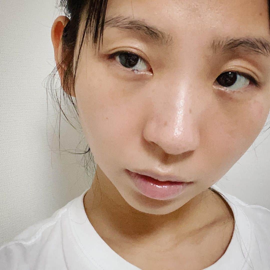 古川未鈴のインスタグラム：「たまに目が腫れる日があって こんな感じで目つきが悪くなります。」