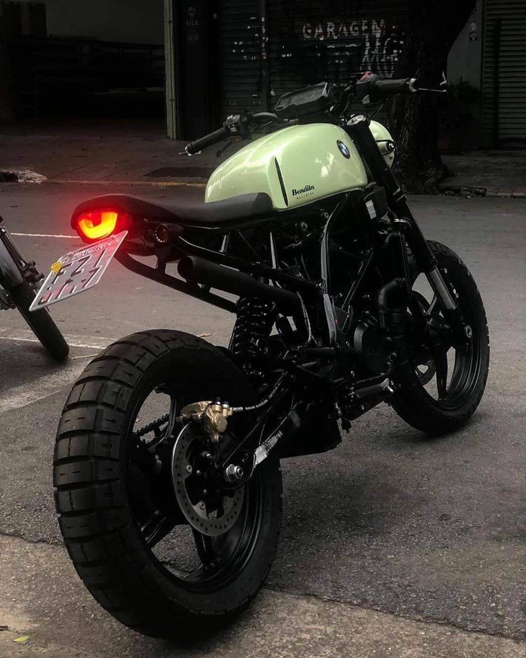 epidemic_motorsさんのインスタグラム写真 - (epidemic_motorsInstagram)「BMW 310cc by @benditamacchina  #bmw #bmwm #bmwmotorcycle #epidemicmotors #epidemic_motors」6月4日 0時39分 - epidemic_motors