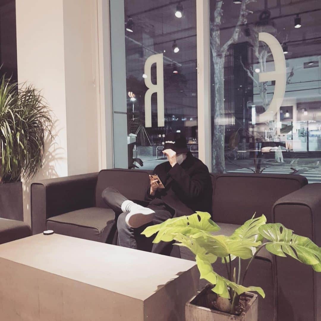 チョ・グォン さんのインスタグラム写真 - (チョ・グォン Instagram)「🖤」6月4日 0時43分 - kwon_jo